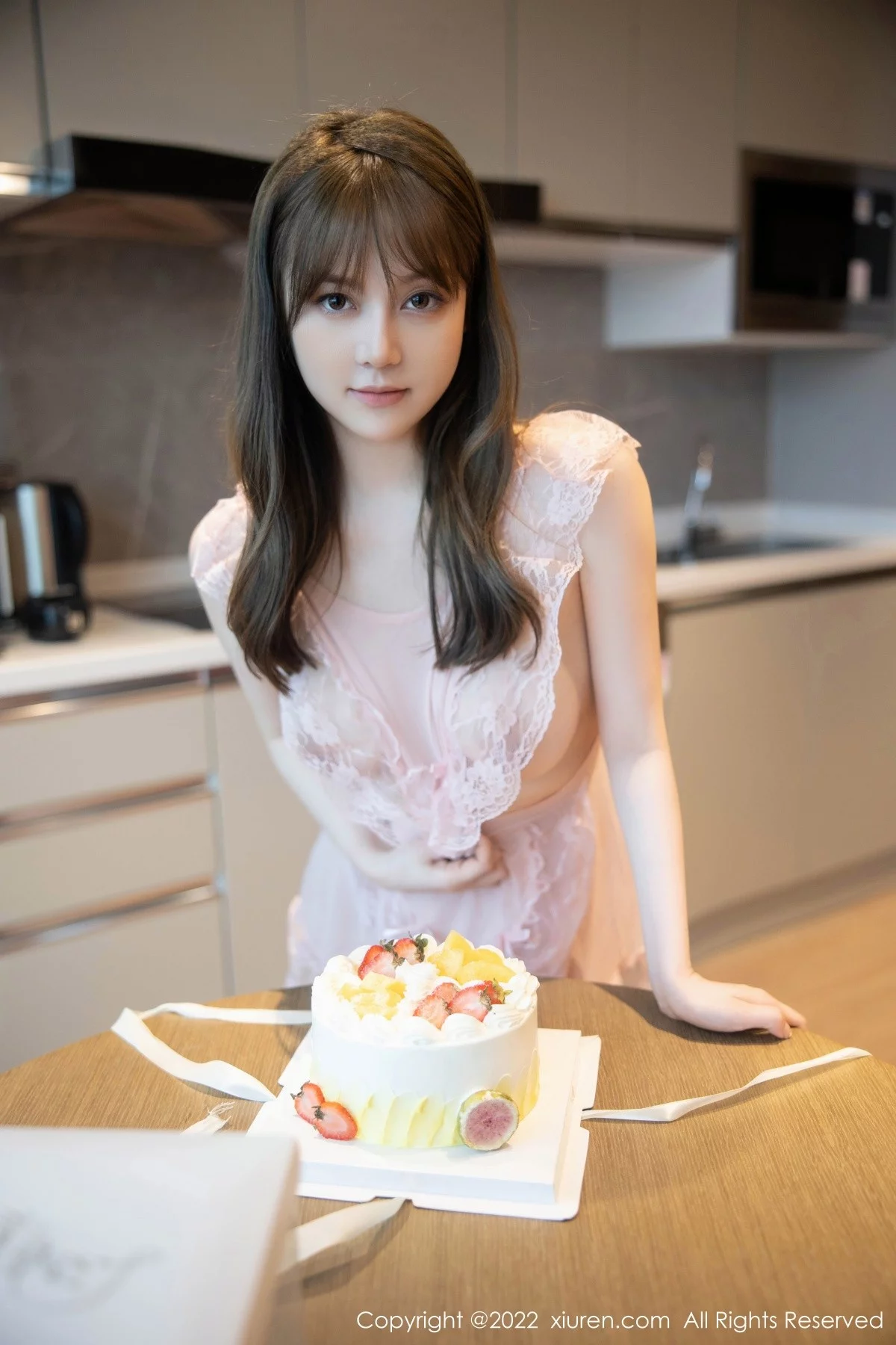 [[XiuRen秀人网]秀人网]No.5497_模特豆瓣酱私房性感粉色轻透睡裙真空秀豪乳翘臀惹火诱惑写真90P