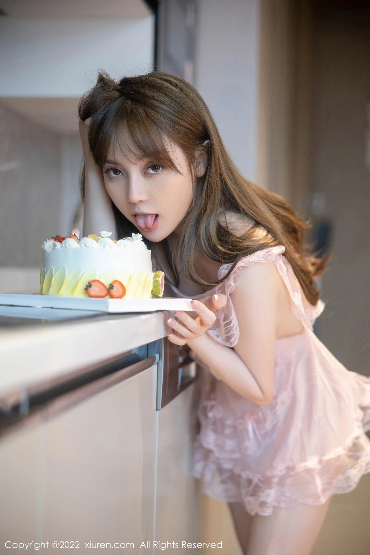 [[XiuRen秀人网]秀人网]No.5497_模特豆瓣酱私房性感粉色轻透睡裙真空秀豪乳翘臀惹火诱惑写真90P