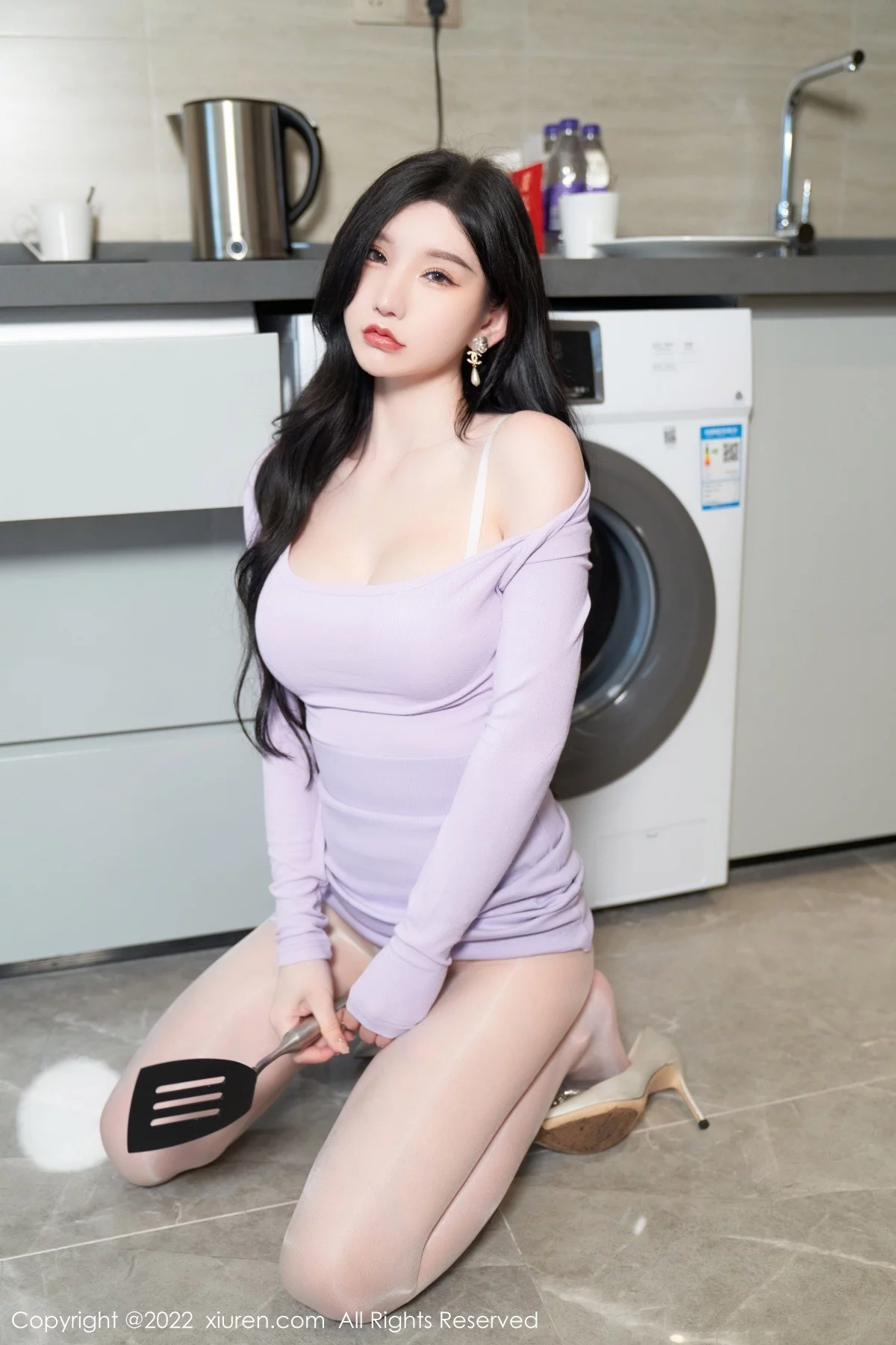 [[XiuRen秀人网]秀人网]No.5501_女神周于希Sally性感紫色收身连衣短裙配闪亮肉丝迷人诱惑写真83P