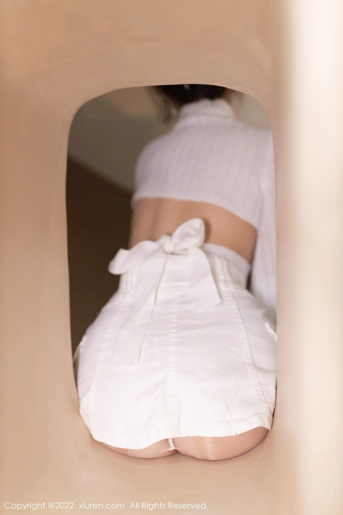 [[XiuRen秀人网]秀人网]No.5503_模特鱼子酱Fish纯白轻透上衣配白短裙露闪亮开档肉丝诱惑写真81P