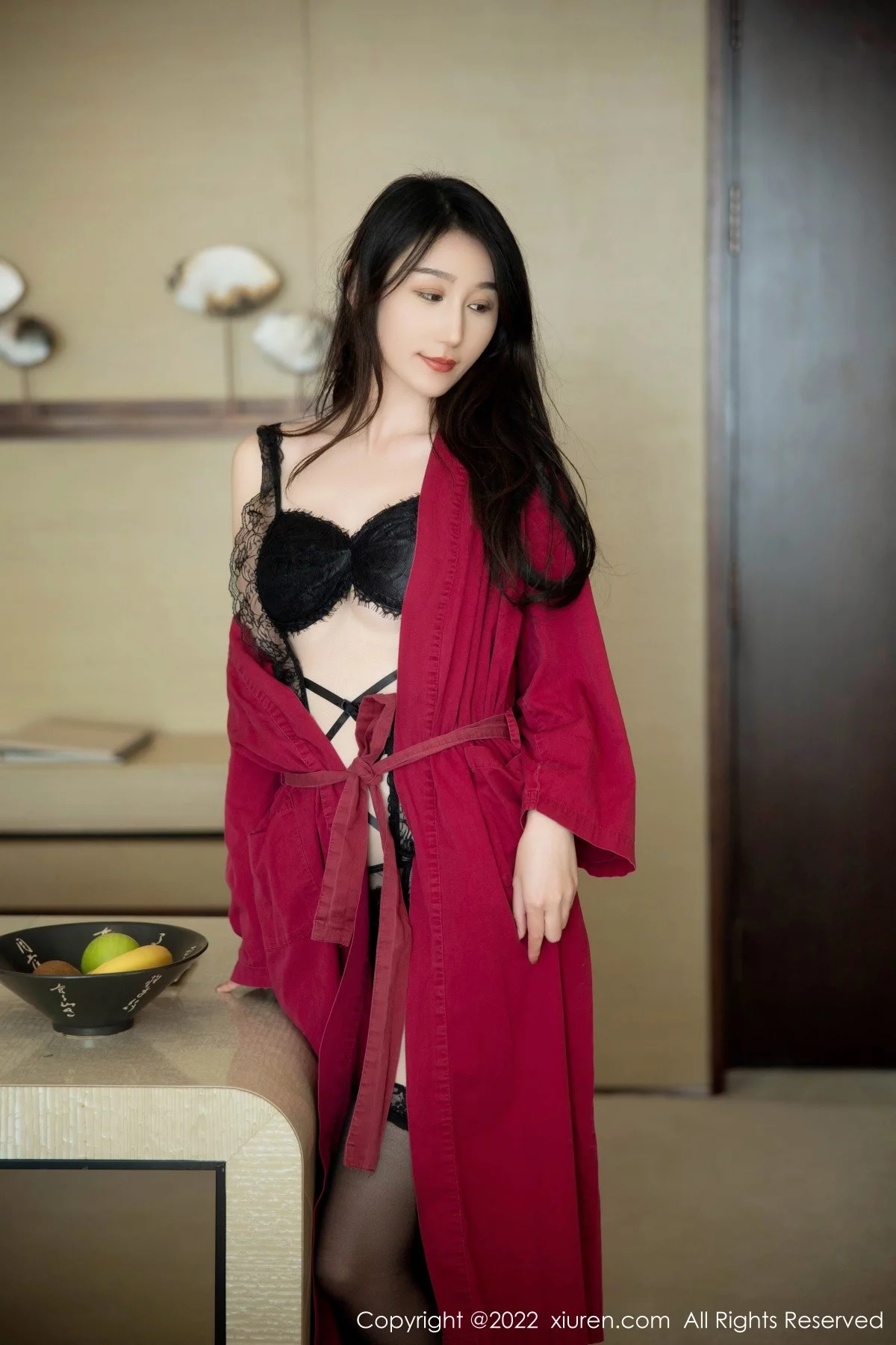 [[XiuRen秀人网]秀人网]No.5624_新人模特薇薇酱私房性感红色浴袍露黑色蕾丝内衣完美诱惑写真80P