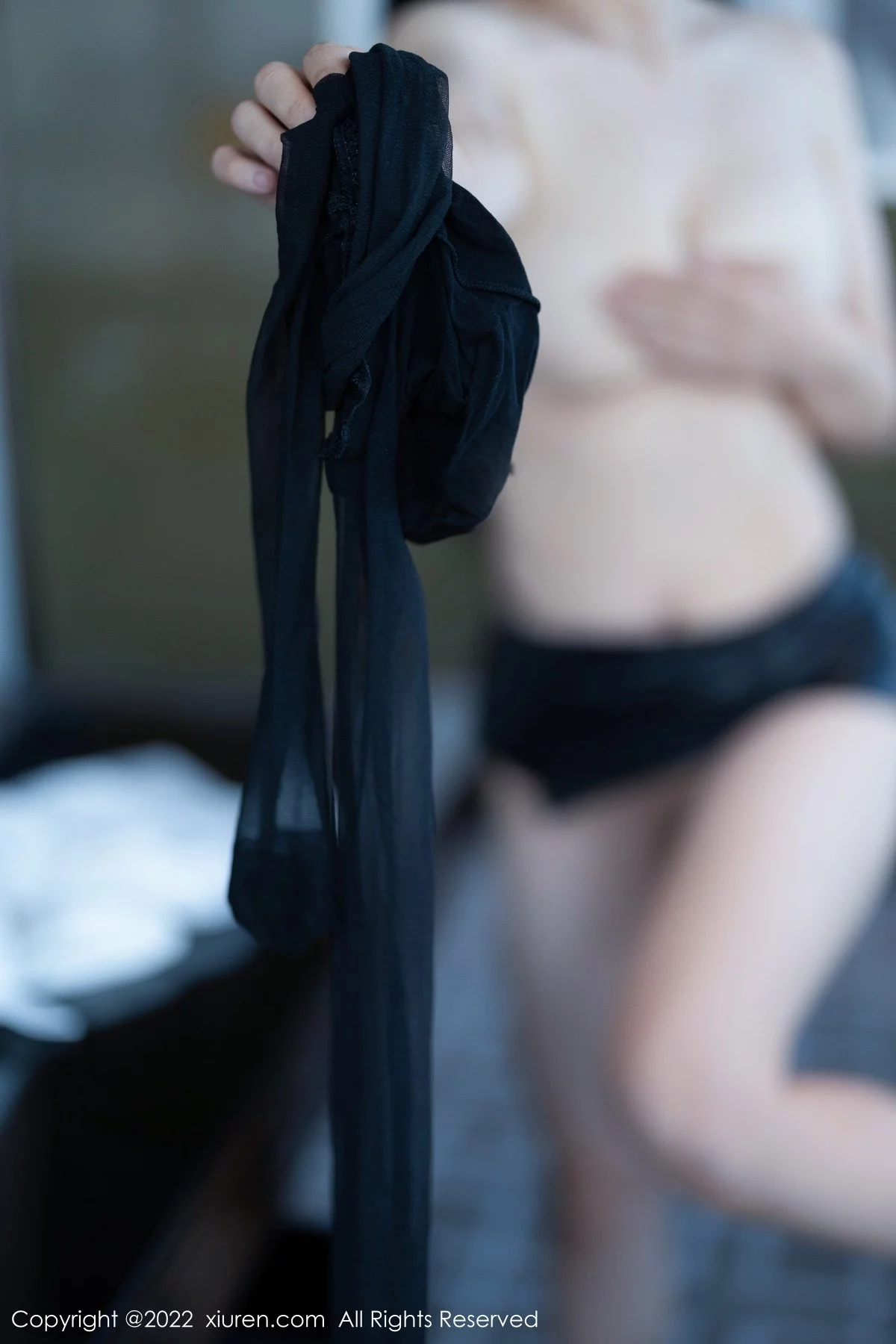 [[XiuRen秀人网]秀人网]No.5635_女神刘钰儿成都旅拍性感白T配黑短裙露开档黑丝极致魅惑写真74P