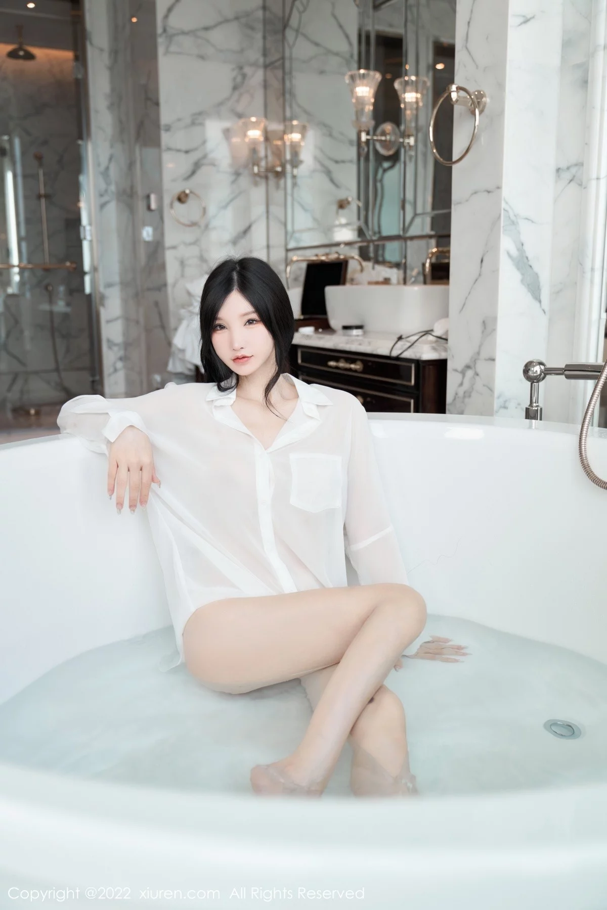 [[XiuRen秀人网]秀人网]No.5638_女神周于希Sally心愿旅拍浴缸场景性感白色轻透衣湿身诱惑写真84P