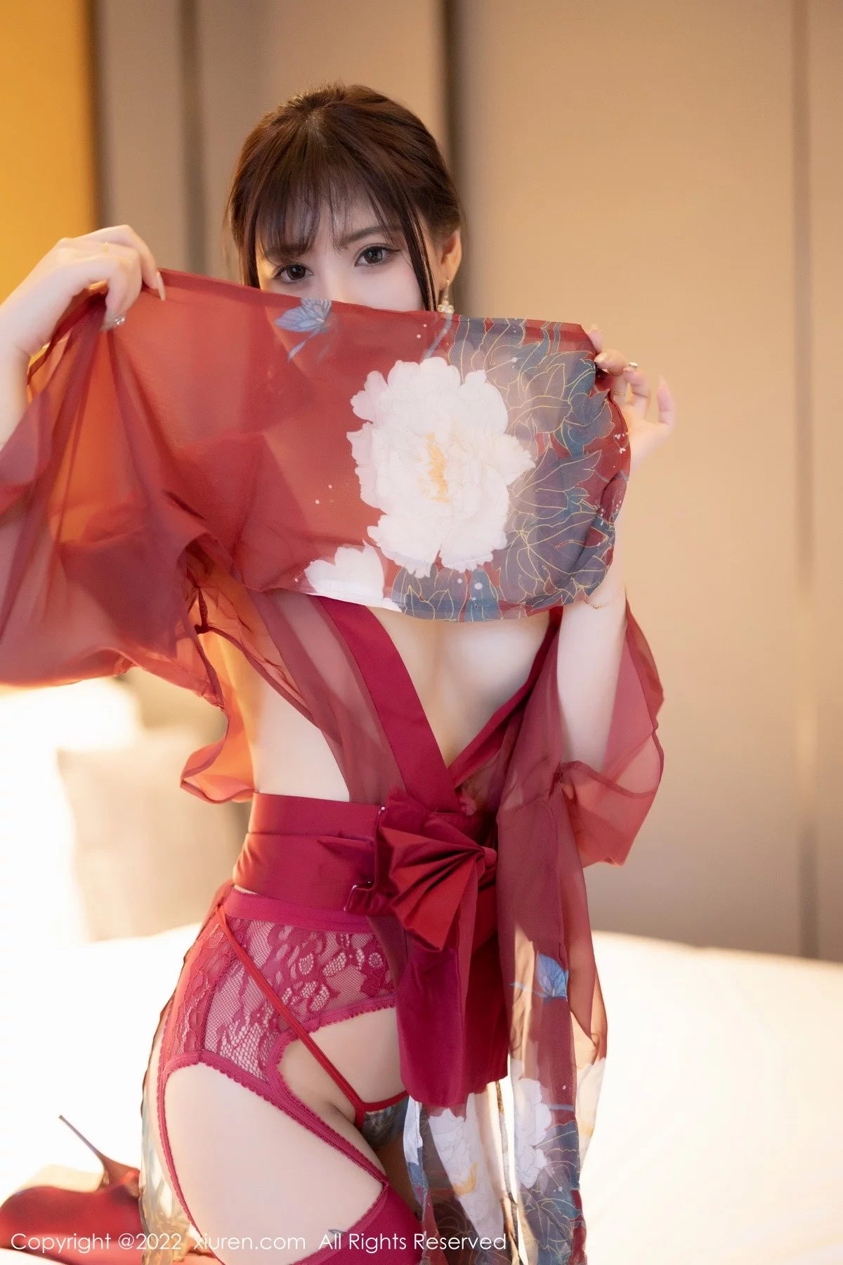 [[XiuRen秀人网]秀人网]No.5606_模特张欣欣性感红色轻透薄纱服配红丝吊袜秀苗条身材诱惑写真80P