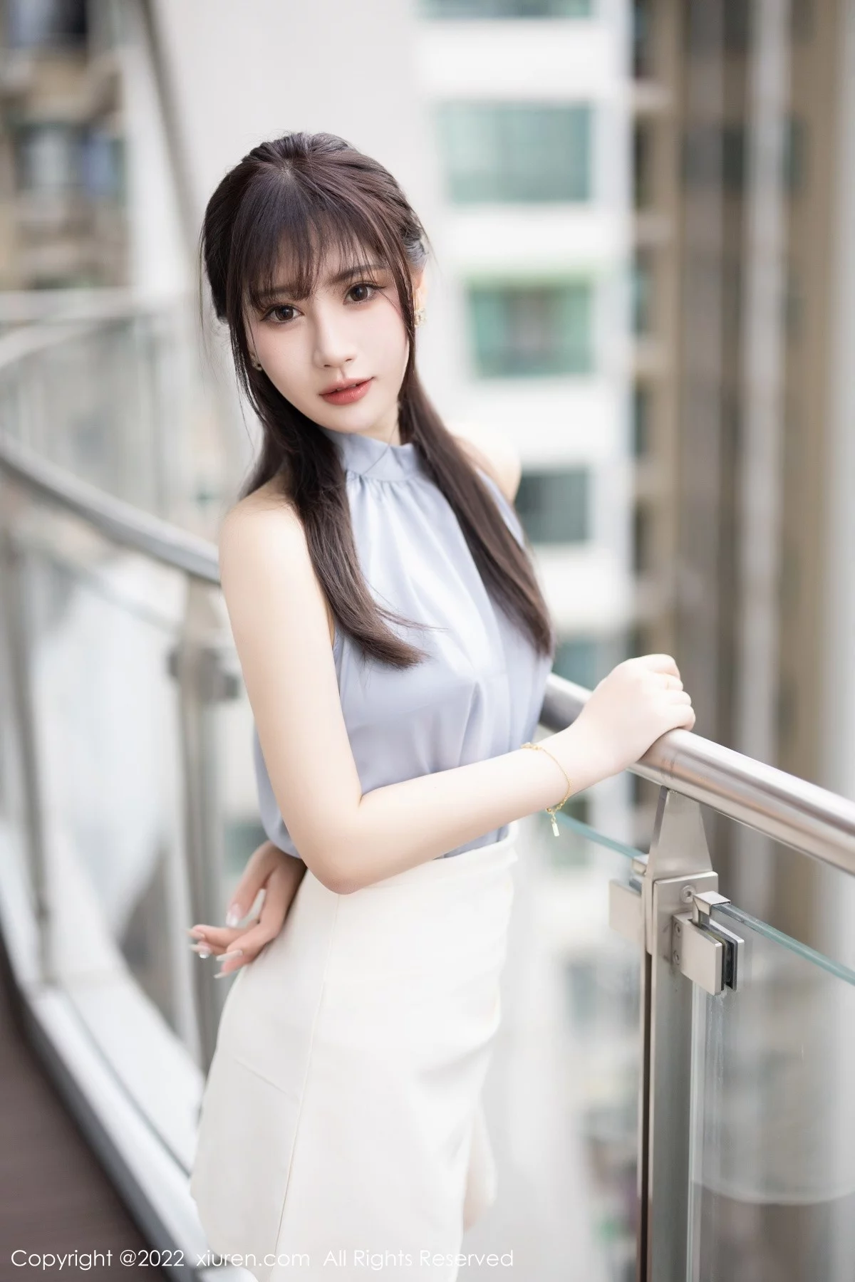 [[XiuRen秀人网]秀人网]No.5606_模特张欣欣性感红色轻透薄纱服配红丝吊袜秀苗条身材诱惑写真80P