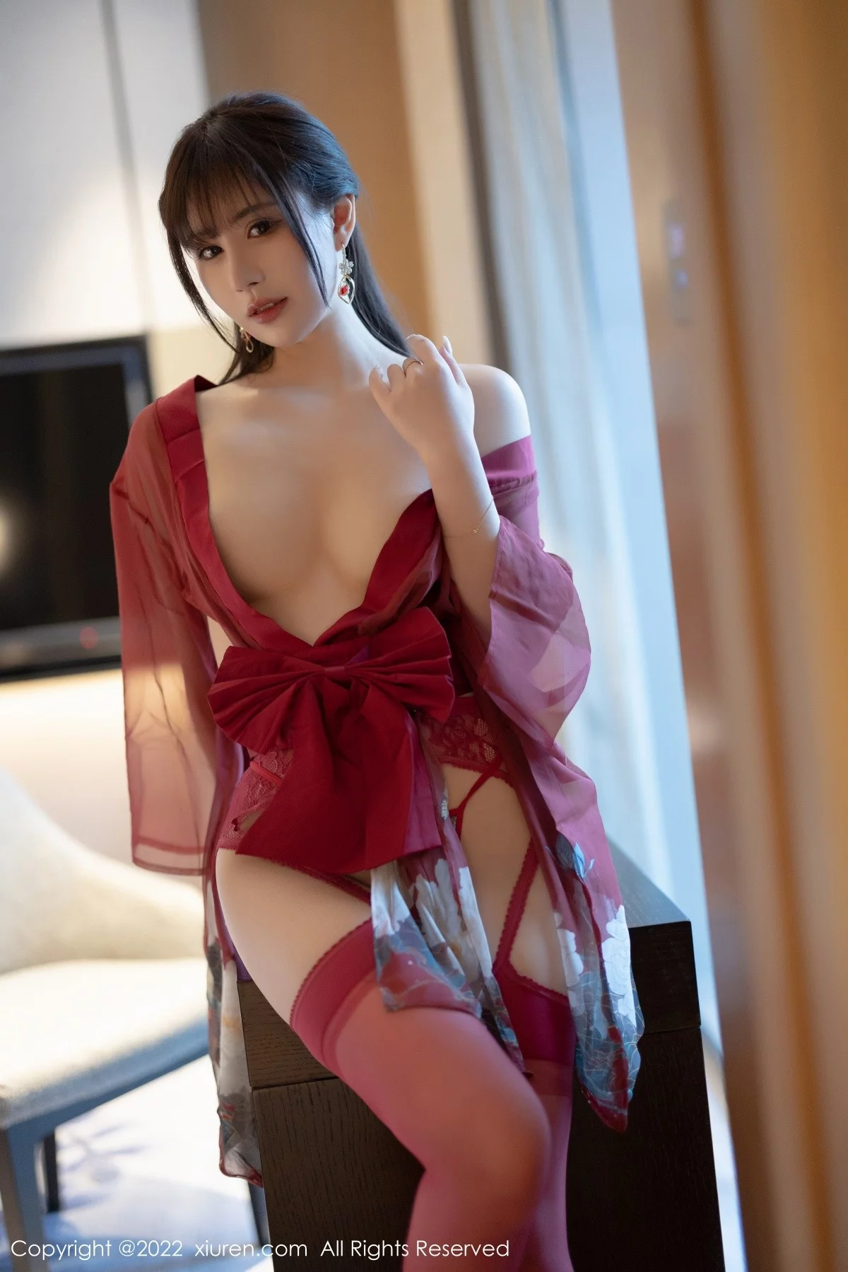 [[XiuRen秀人网]秀人网]No.5606_模特张欣欣性感红色轻透薄纱服配红丝吊袜秀苗条身材诱惑写真80P