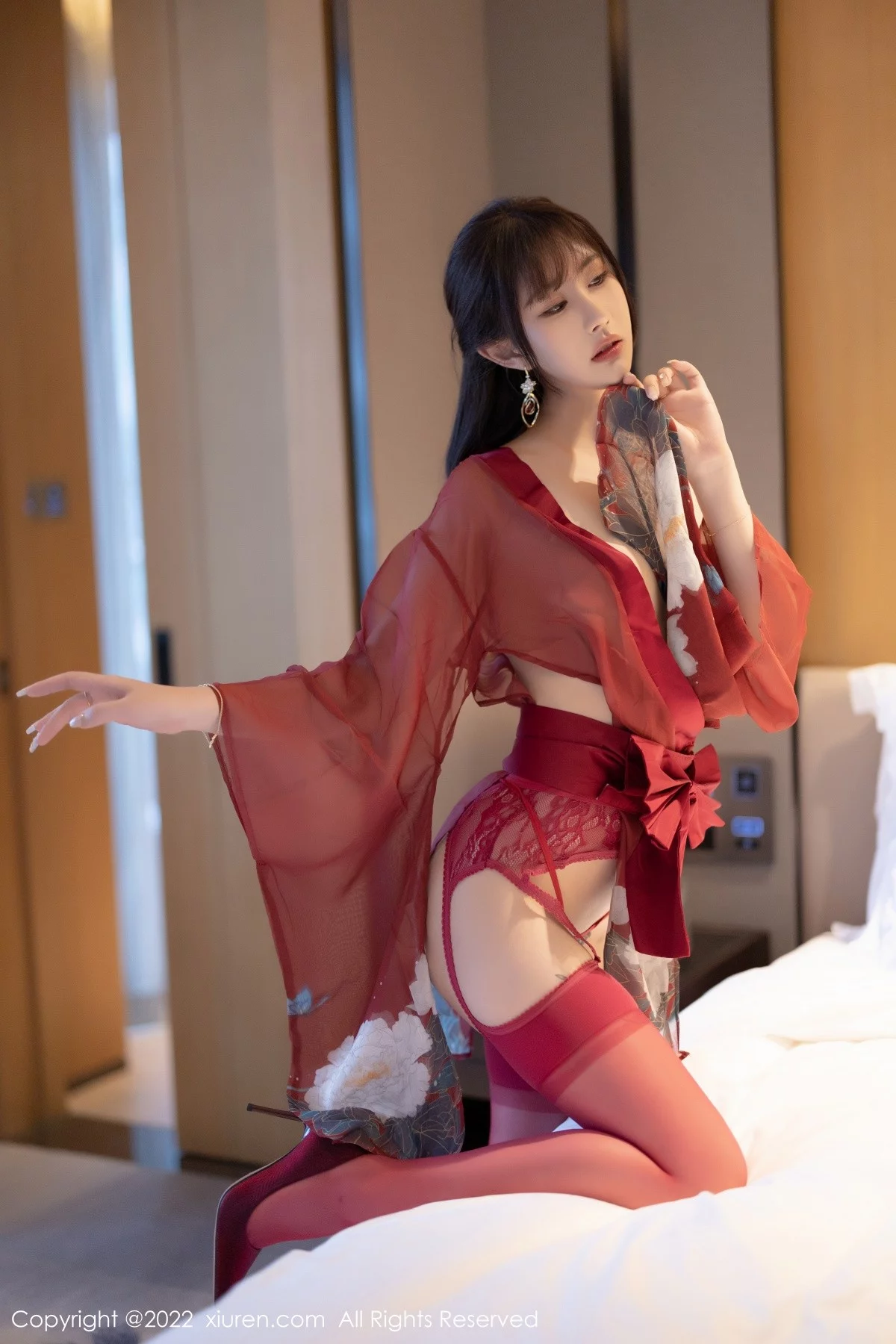 [[XiuRen秀人网]秀人网]No.5606_模特张欣欣性感红色轻透薄纱服配红丝吊袜秀苗条身材诱惑写真80P