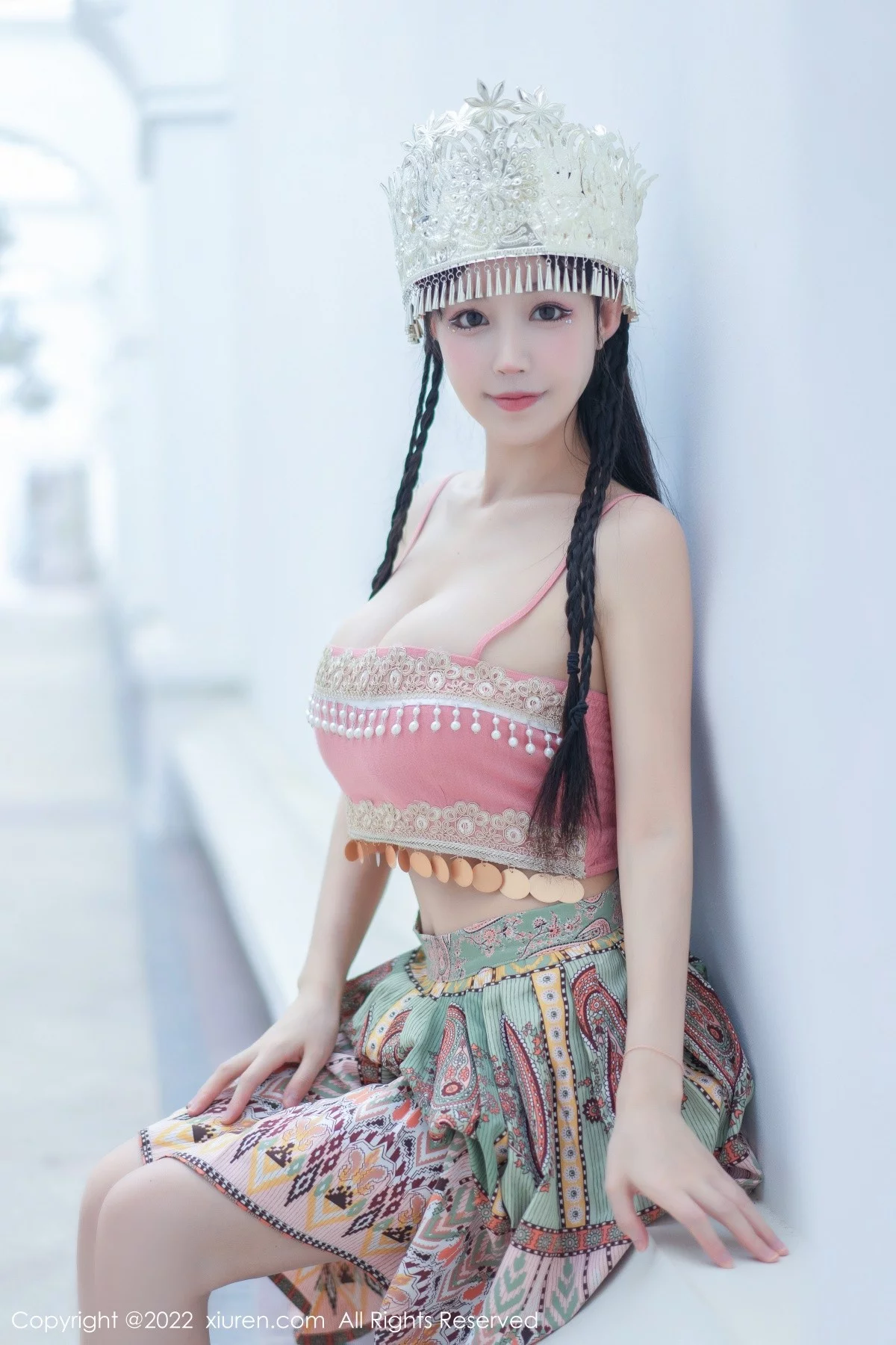 [[XiuRen秀人网]秀人网]No.5615_女神朱可儿Flora民族服饰装扮性感粉色吊带露傲人豪乳诱惑写真70P