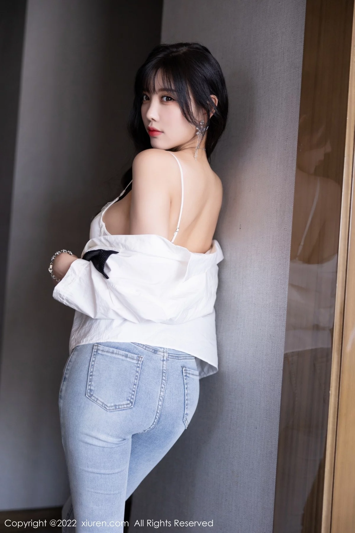 [[XiuRen秀人网]秀人网]No.5614_女神杨晨晨Yome私房半脱露白色内衣配无内肉丝迷人诱惑写真83P