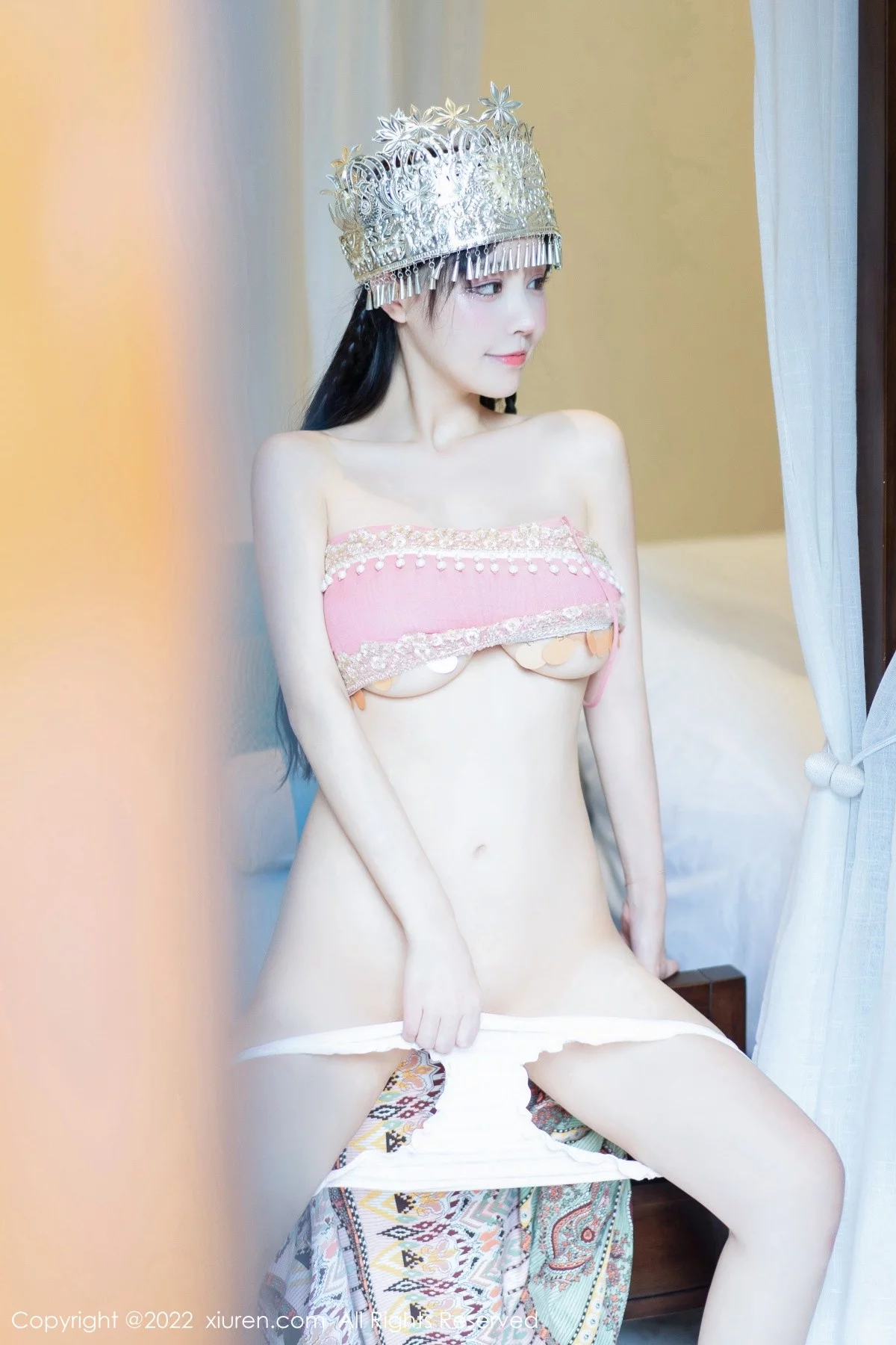 [[XiuRen秀人网]秀人网]No.5615_女神朱可儿Flora民族服饰装扮性感粉色吊带露傲人豪乳诱惑写真70P