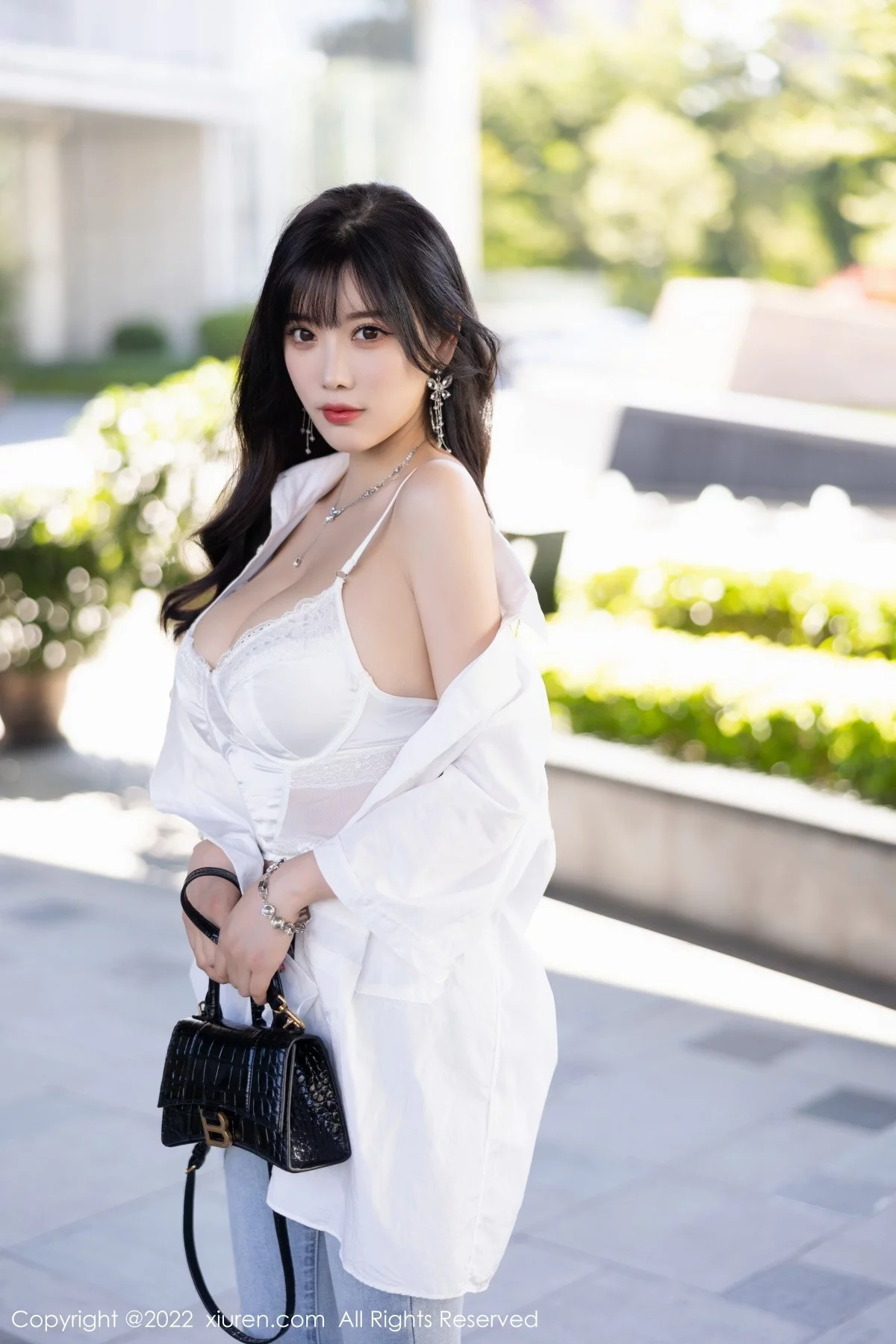 [[XiuRen秀人网]秀人网]No.5614_女神杨晨晨Yome私房半脱露白色内衣配无内肉丝迷人诱惑写真83P