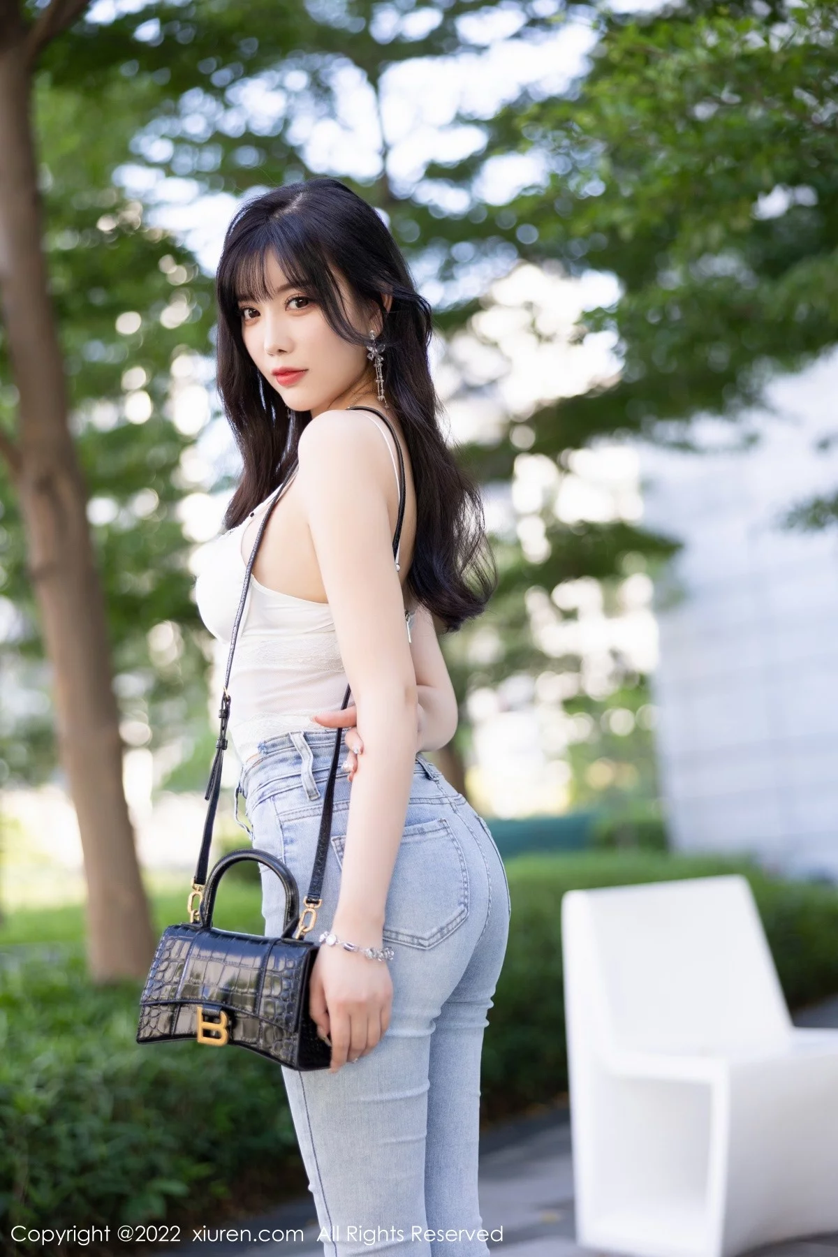 [[XiuRen秀人网]秀人网]No.5614_女神杨晨晨Yome私房半脱露白色内衣配无内肉丝迷人诱惑写真83P