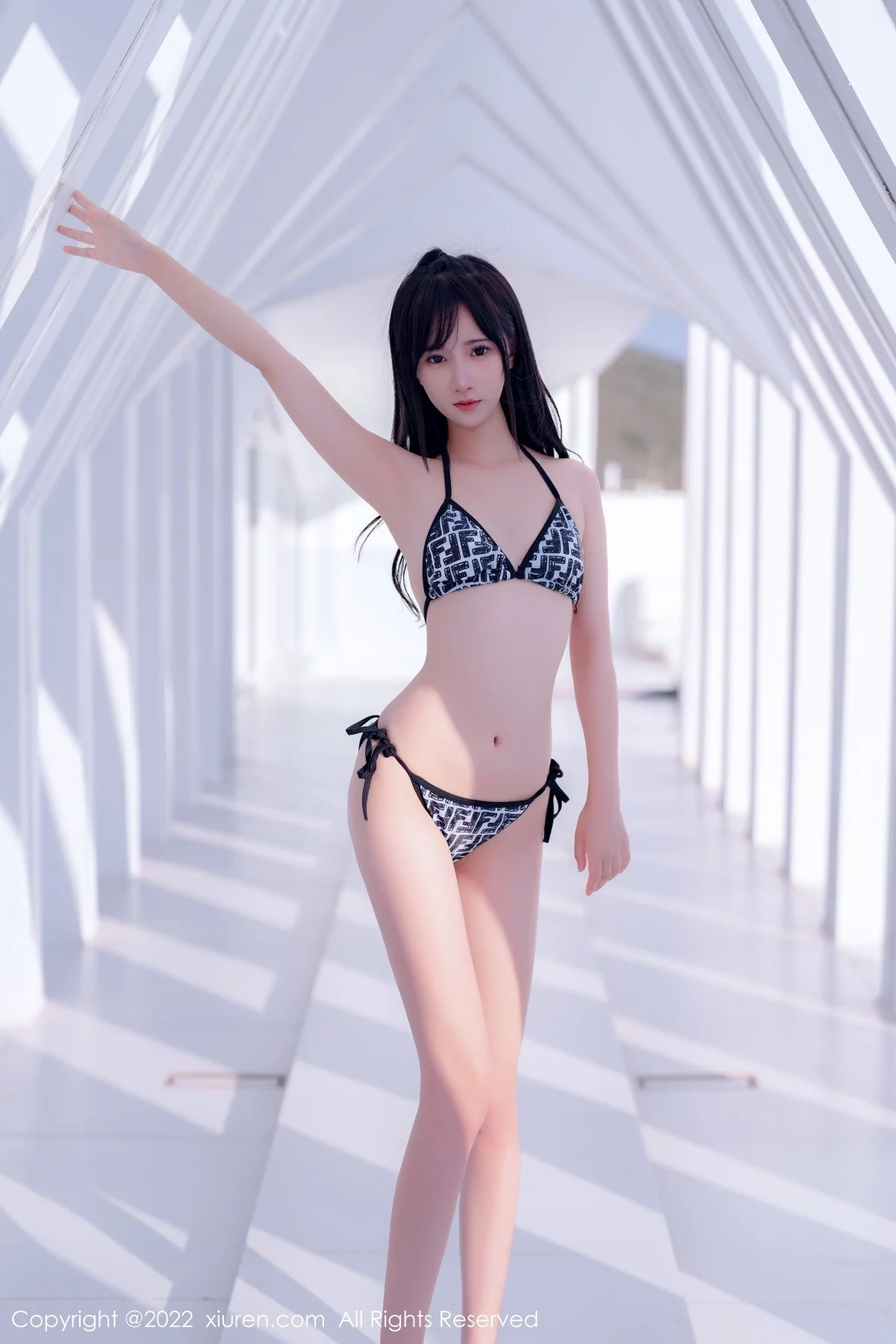 [[XiuRen秀人网]秀人网]No.5611_女神小果冻儿大理旅拍性感黑白比基尼秀完美身材迷人诱惑写真43P