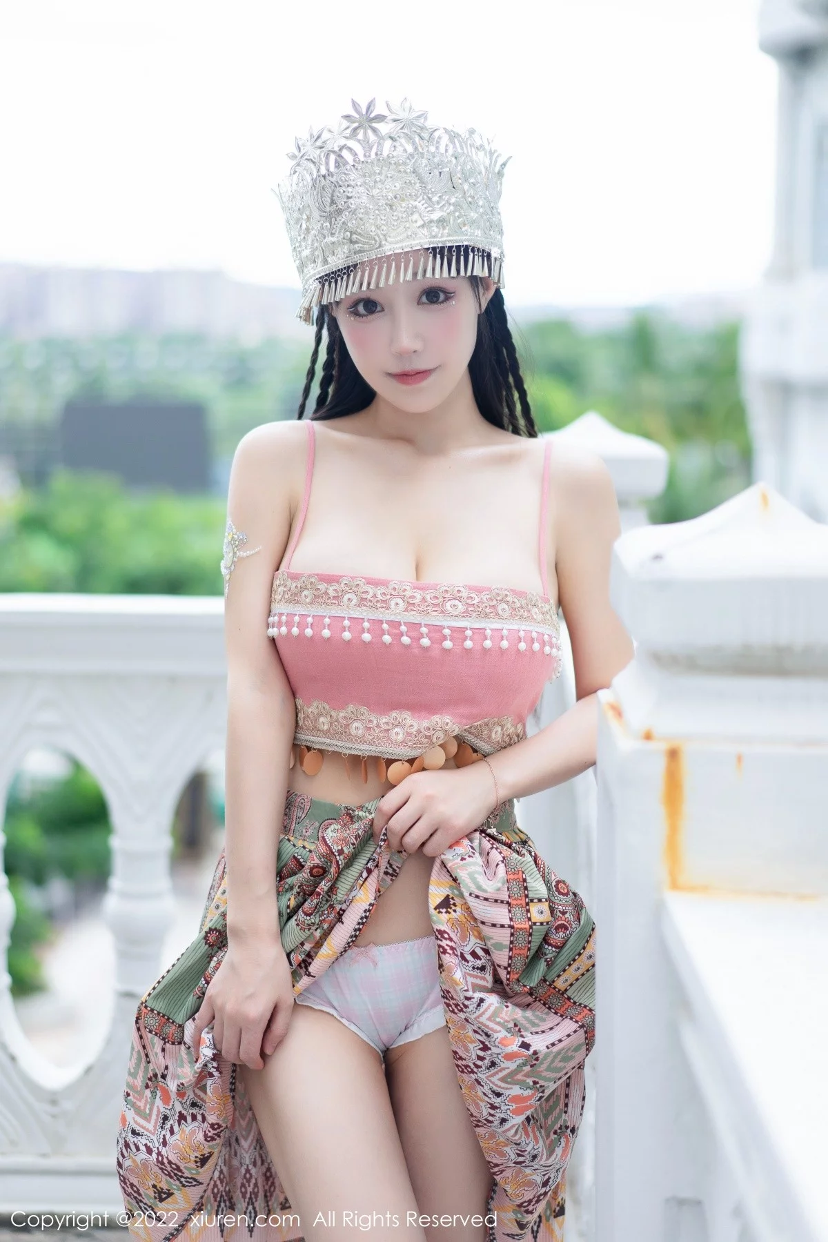 [[XiuRen秀人网]秀人网]No.5615_女神朱可儿Flora民族服饰装扮性感粉色吊带露傲人豪乳诱惑写真70P