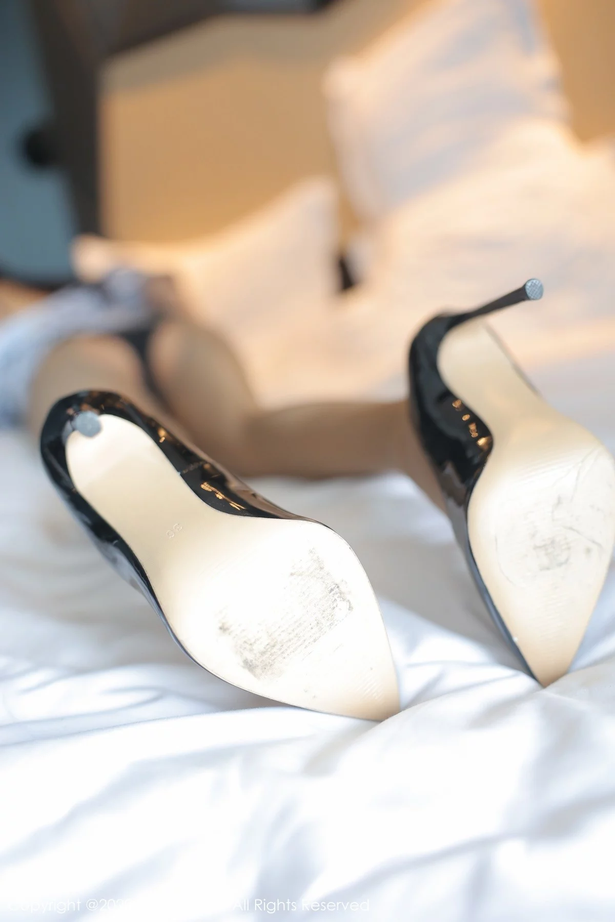 [[XiuRen秀人网]秀人网]No.5618_模特顾楚楚maily脱性感空姐制服露紫色内衣配超薄黑丝诱惑写真87P