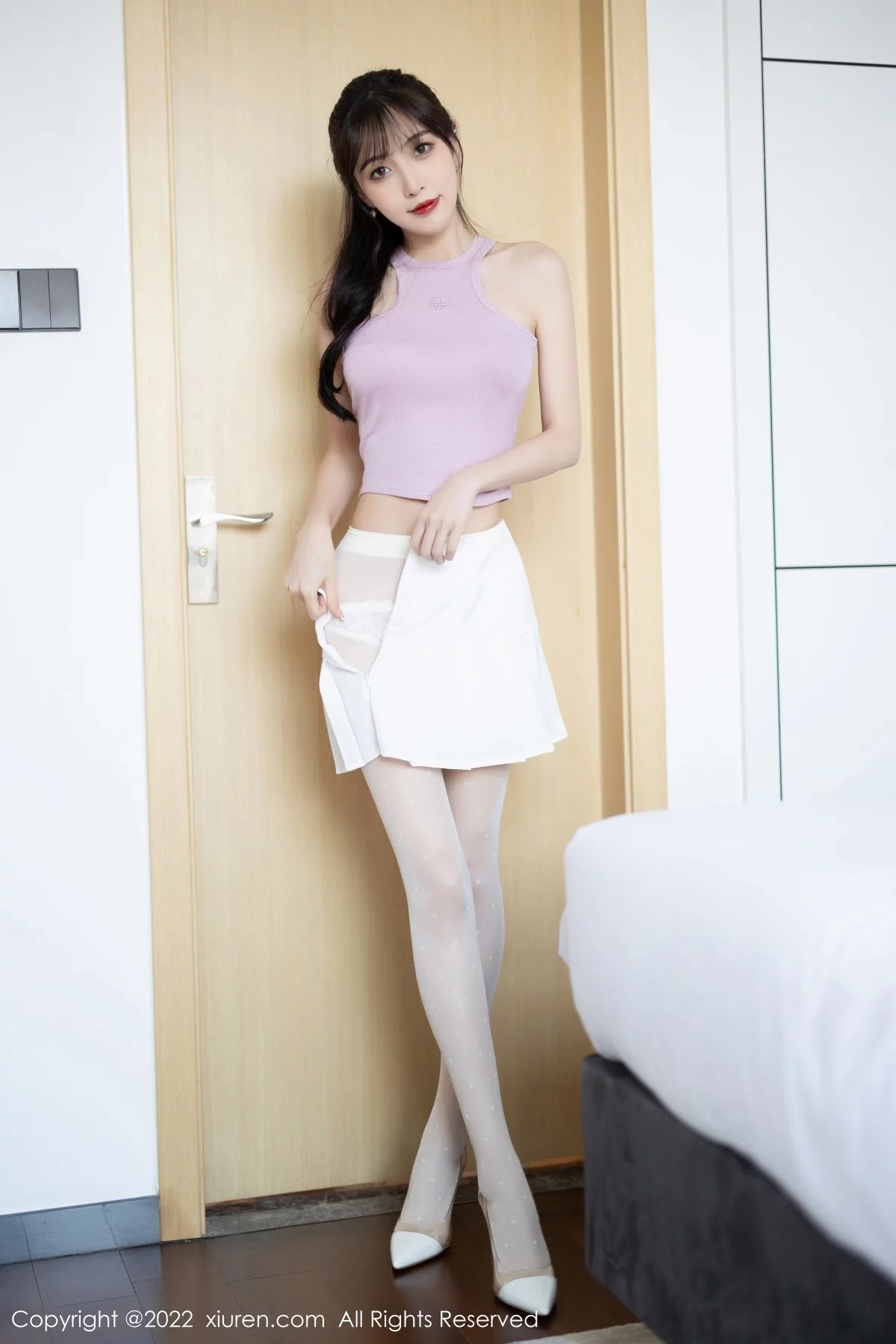 [[XiuRen秀人网]秀人网]No.5622_模特林星阑性感淡紫真空上衣配白短裙秀曼妙身姿迷人诱惑写真82P