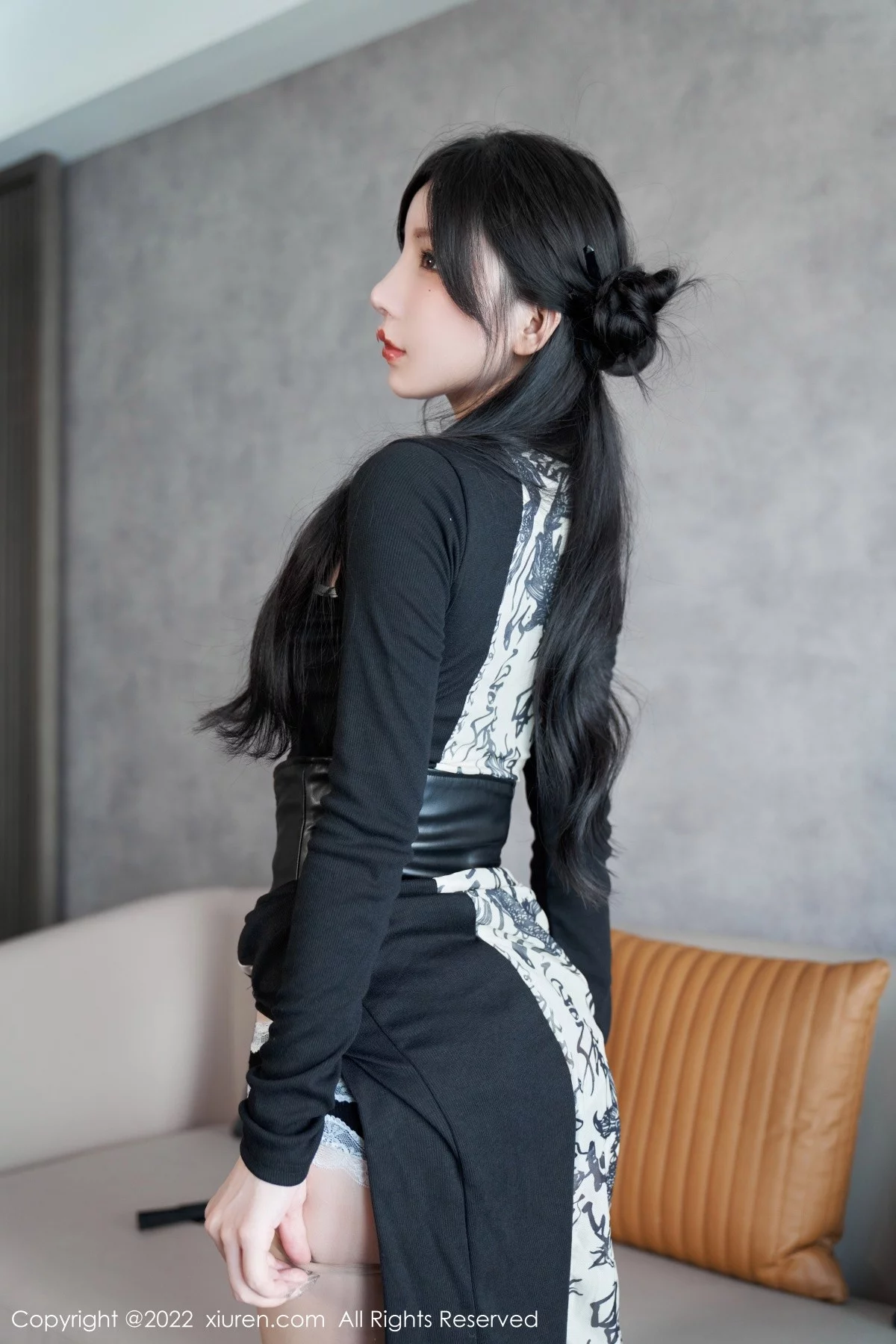 [[XiuRen秀人网]秀人网]No.5623_女神周于希Sally性感拼色连衣裙配超薄开档肉丝绝美诱惑写真94P