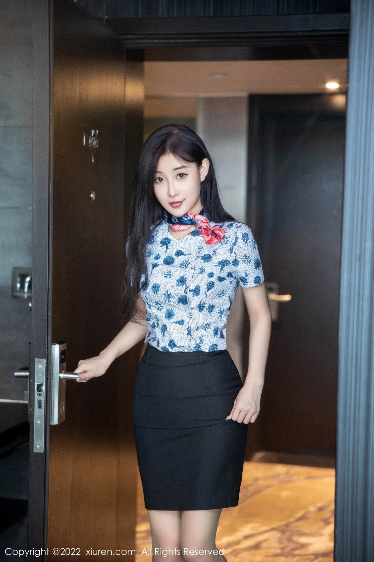 [[XiuRen秀人网]秀人网]No.5618_模特顾楚楚maily脱性感空姐制服露紫色内衣配超薄黑丝诱惑写真87P