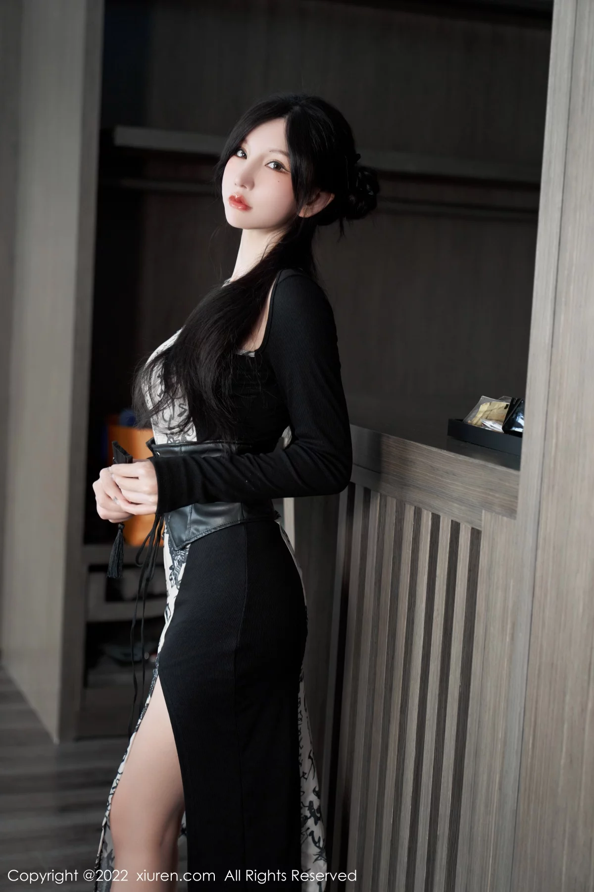 [[XiuRen秀人网]秀人网]No.5623_女神周于希Sally性感拼色连衣裙配超薄开档肉丝绝美诱惑写真94P