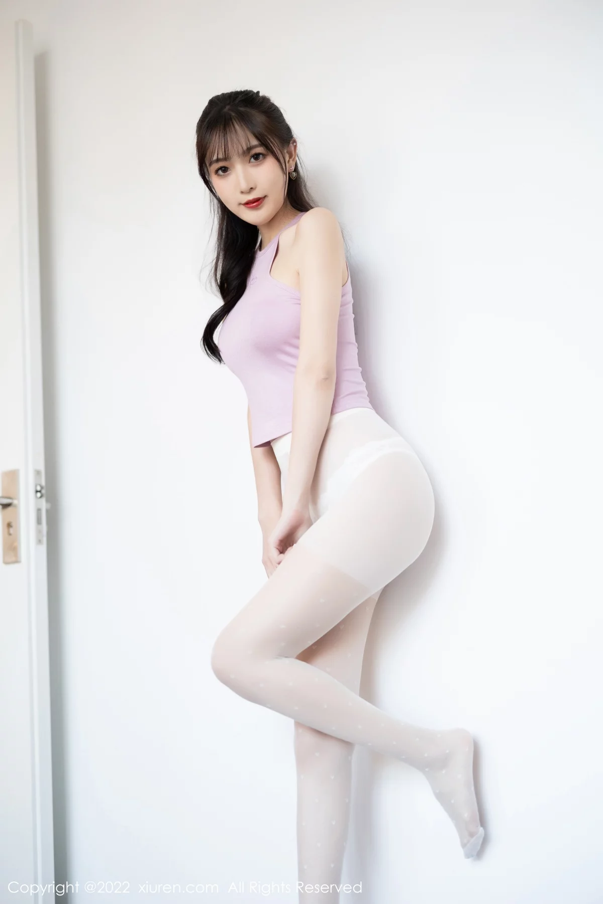 [[XiuRen秀人网]秀人网]No.5622_模特林星阑性感淡紫真空上衣配白短裙秀曼妙身姿迷人诱惑写真82P