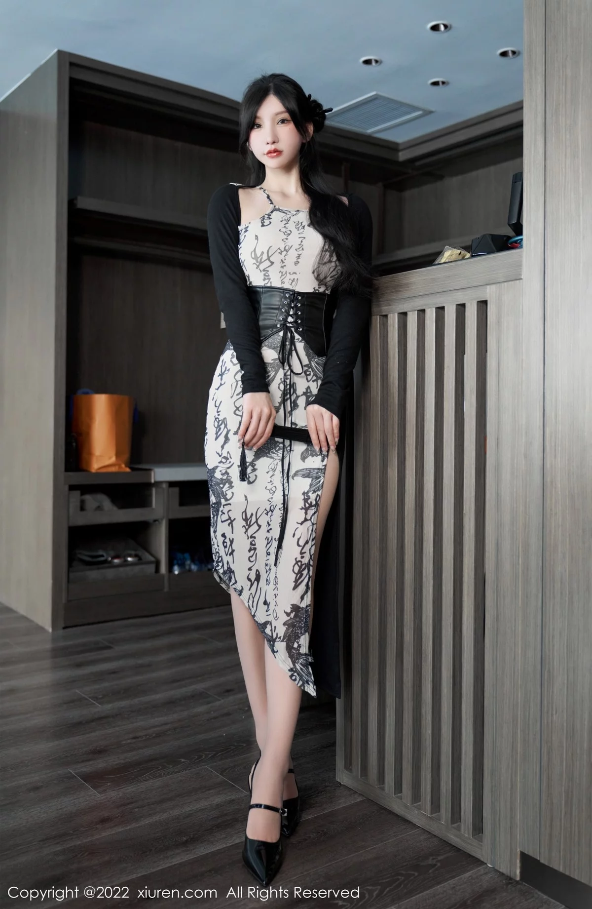 [[XiuRen秀人网]秀人网]No.5623_女神周于希Sally性感拼色连衣裙配超薄开档肉丝绝美诱惑写真94P