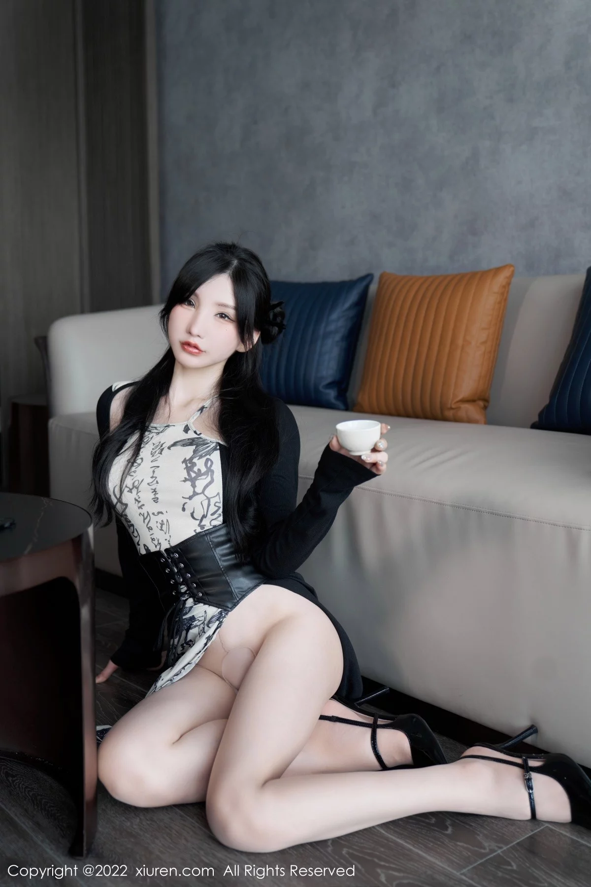 [[XiuRen秀人网]秀人网]No.5623_女神周于希Sally性感拼色连衣裙配超薄开档肉丝绝美诱惑写真94P