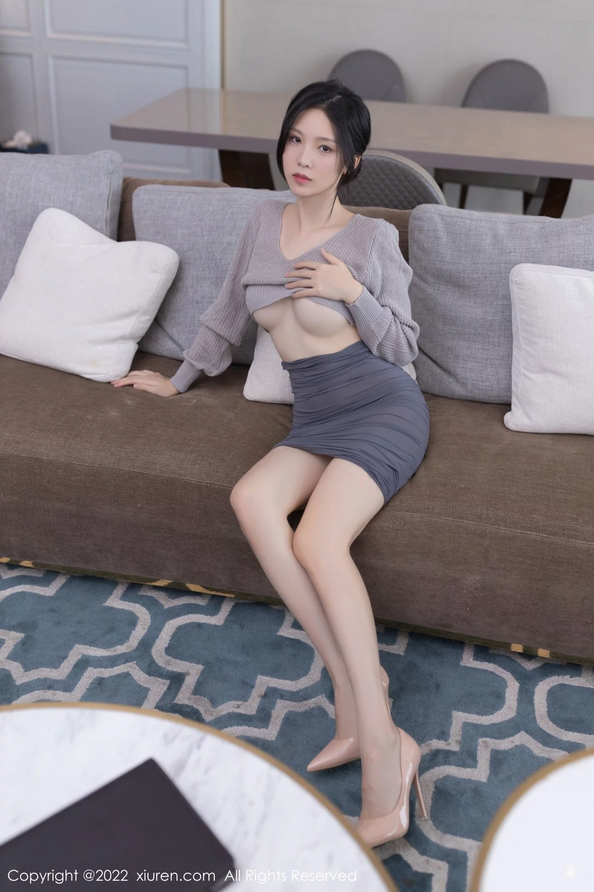 [[XiuRen秀人网]秀人网]No.5620_模特利世情节拍摄性感灰色毛线上衣配长裙秀完美身材诱惑写真82P