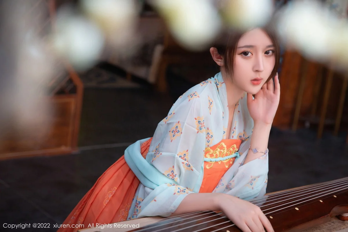 [[XiuRen秀人网]秀人网]No.5772_模特夏甜甜浅蓝色古装服饰配超薄原色丝袜秀美腿性感迷人写真77P