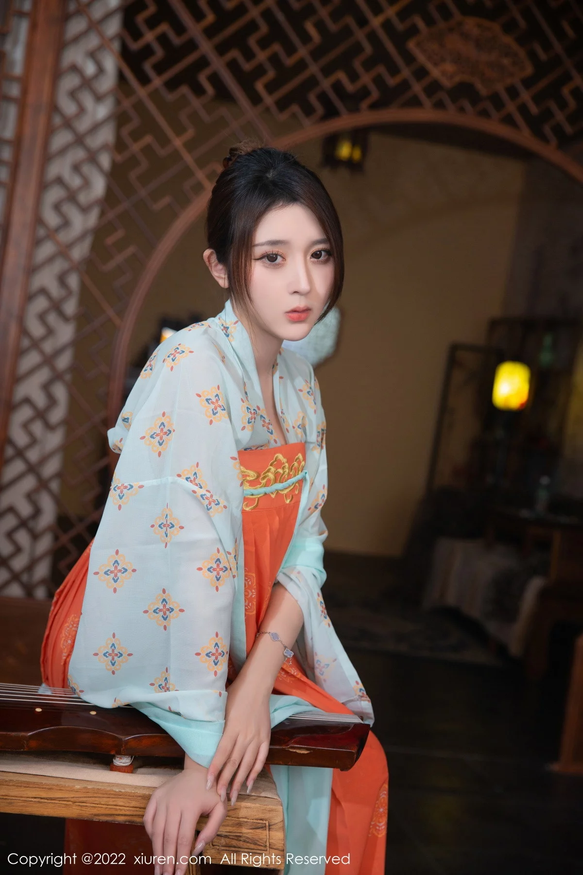 [[XiuRen秀人网]秀人网]No.5772_模特夏甜甜浅蓝色古装服饰配超薄原色丝袜秀美腿性感迷人写真77P