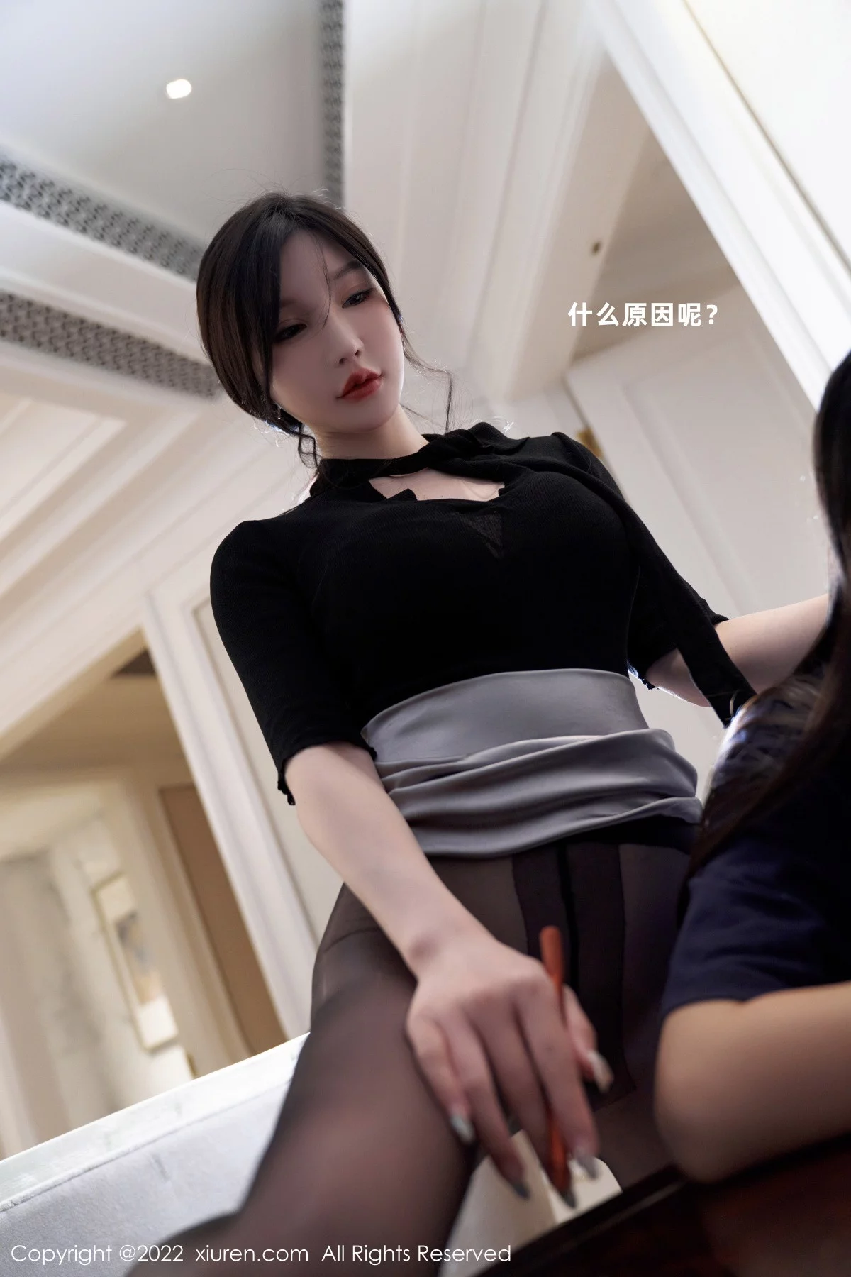 [[XiuRen秀人网]秀人网]No.5777_女神周于希Sally黑上衣配浅色短裙露超薄闪亮黑丝极致魅惑写真89P