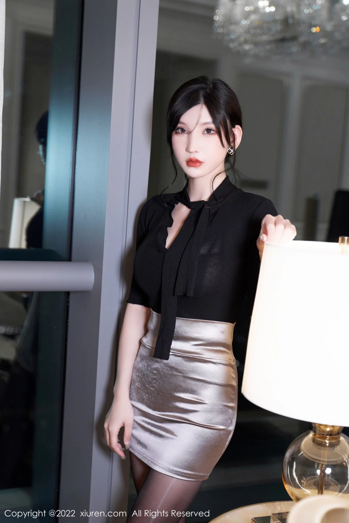 [[XiuRen秀人网]秀人网]No.5777_女神周于希Sally黑上衣配浅色短裙露超薄闪亮黑丝极致魅惑写真89P