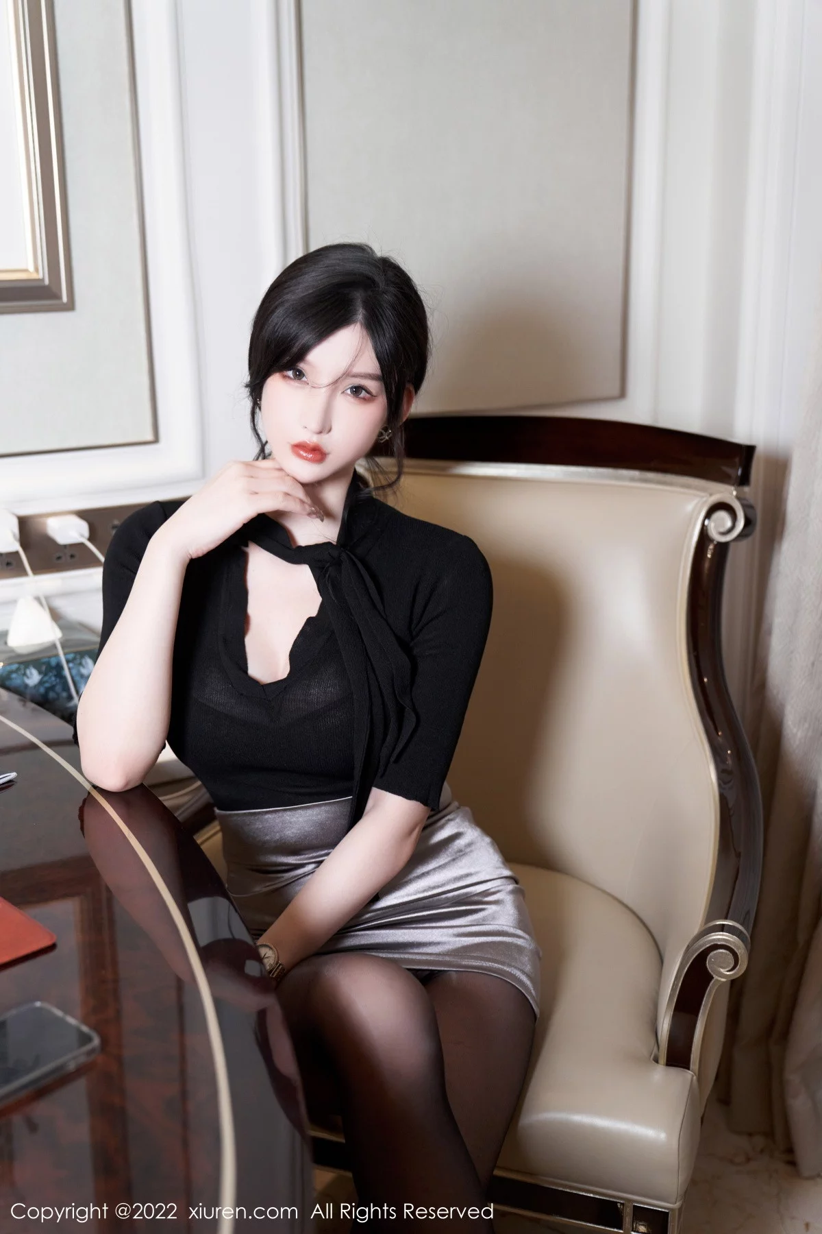 [[XiuRen秀人网]秀人网]No.5777_女神周于希Sally黑上衣配浅色短裙露超薄闪亮黑丝极致魅惑写真89P