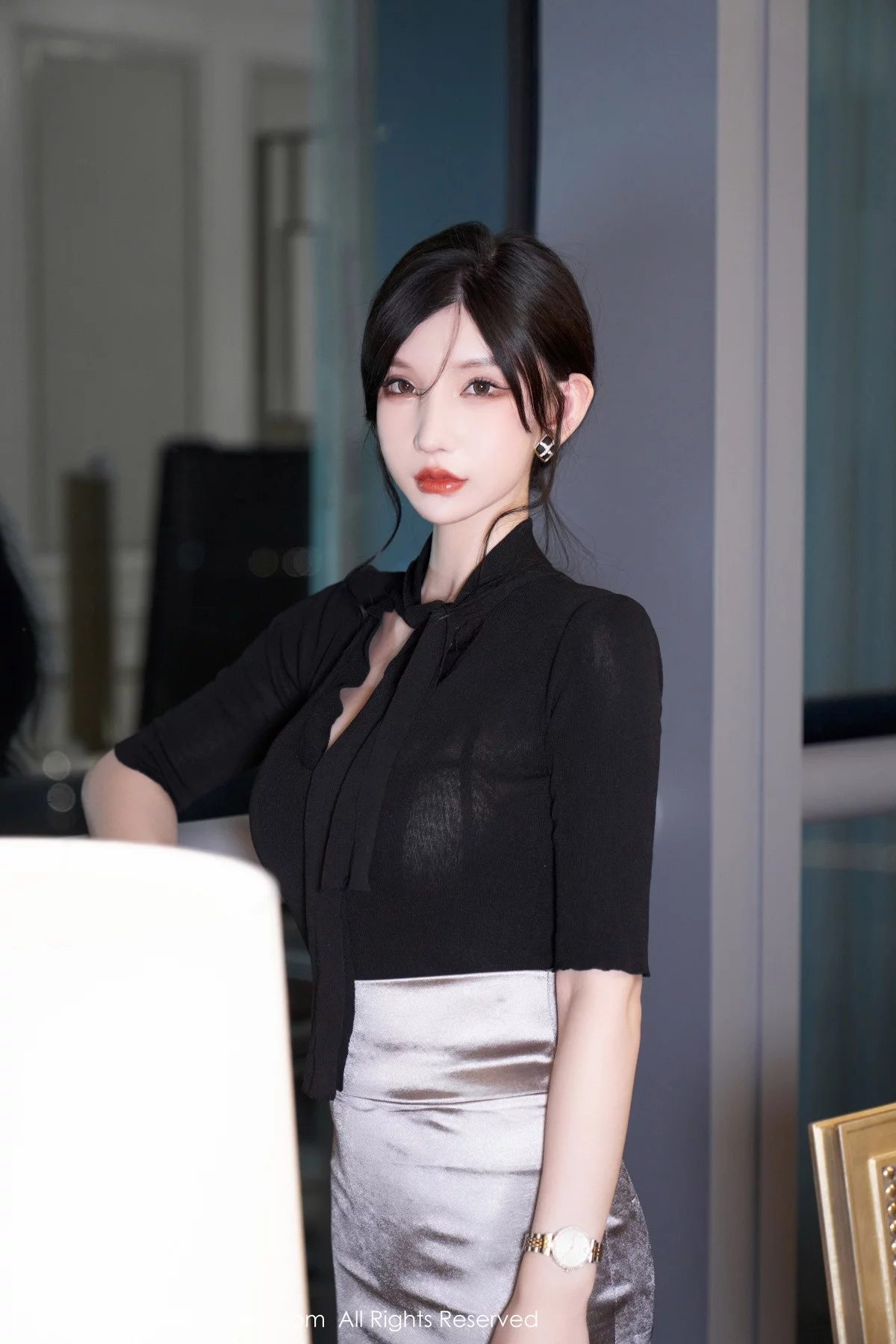 [[XiuRen秀人网]秀人网]No.5777_女神周于希Sally黑上衣配浅色短裙露超薄闪亮黑丝极致魅惑写真89P