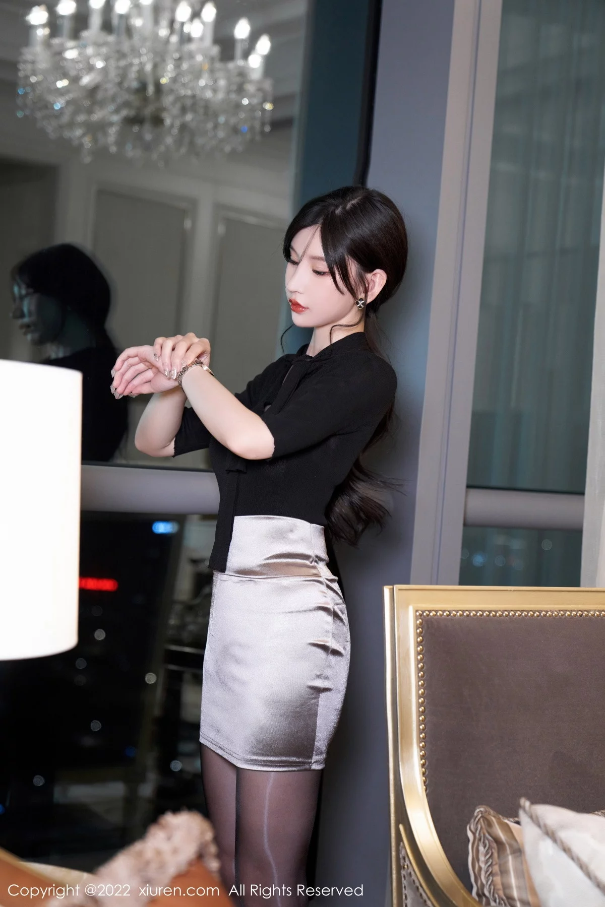 [[XiuRen秀人网]秀人网]No.5777_女神周于希Sally黑上衣配浅色短裙露超薄闪亮黑丝极致魅惑写真89P