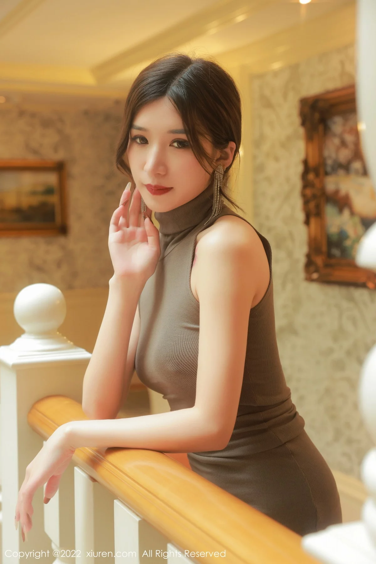 [[XiuRen秀人网]秀人网]No.5786_模特hebe韩心雨澳门旅拍性感收身连衣短裙秀凹凸身材诱惑写真52P