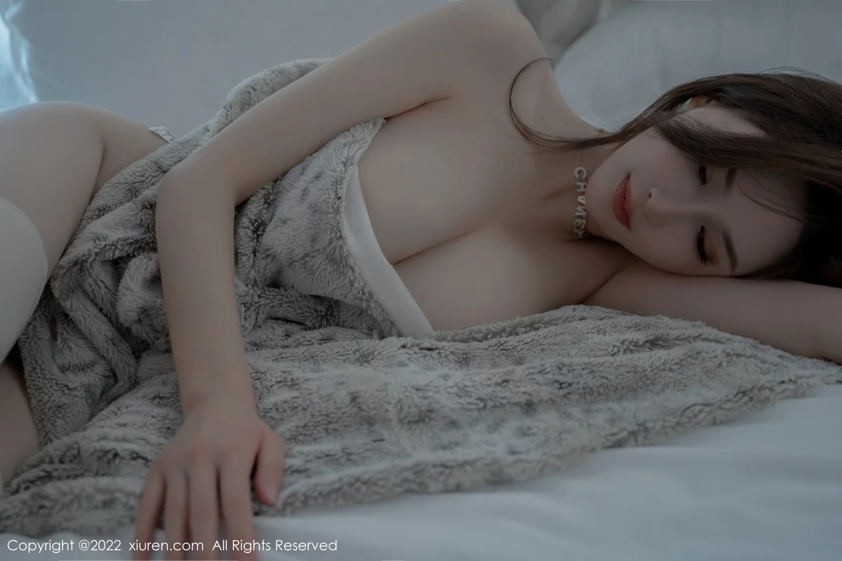 [[XiuRen秀人网]秀人网]No.5787_女神奶瓶土肥圆私房性感睡袍露米色长筒袜秀丰满身材诱惑写真94P