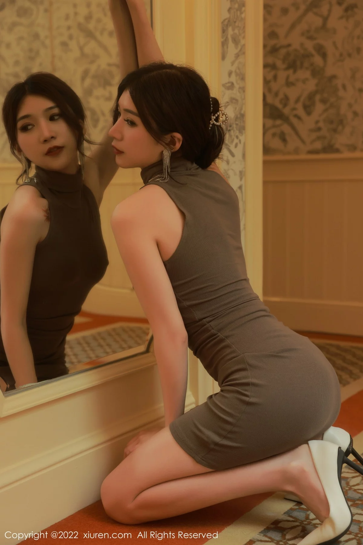 [[XiuRen秀人网]秀人网]No.5786_模特hebe韩心雨澳门旅拍性感收身连衣短裙秀凹凸身材诱惑写真52P