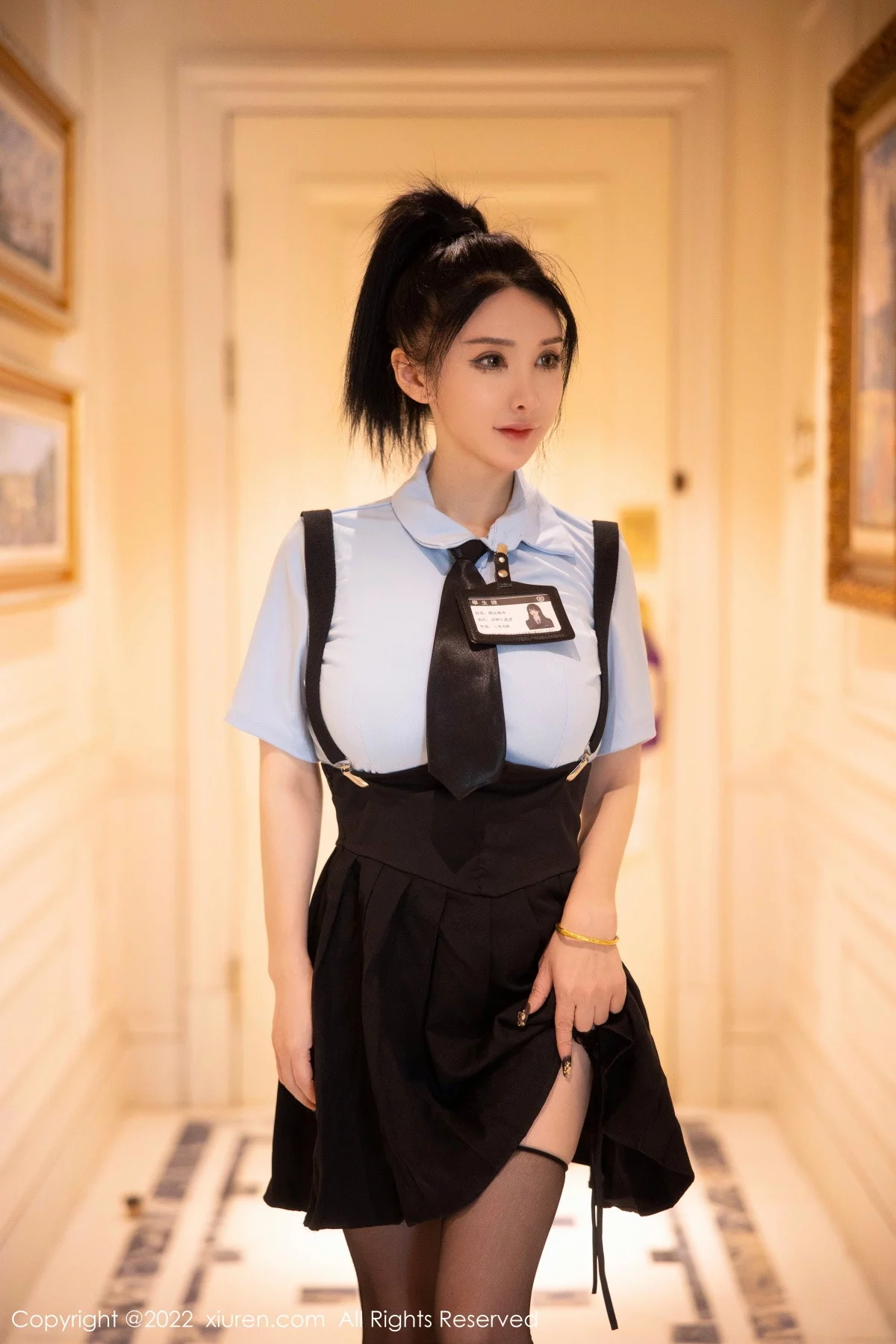 [[XiuRen秀人网]秀人网]No.5785_模特潘娇娇制服主题淡蓝T恤配黑色短裙半撩秀浑圆翘臀诱惑写真75P