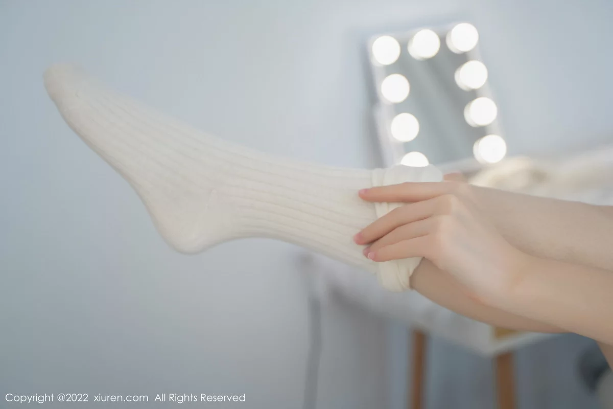 [[XiuRen秀人网]秀人网]No.5787_女神奶瓶土肥圆私房性感睡袍露米色长筒袜秀丰满身材诱惑写真94P