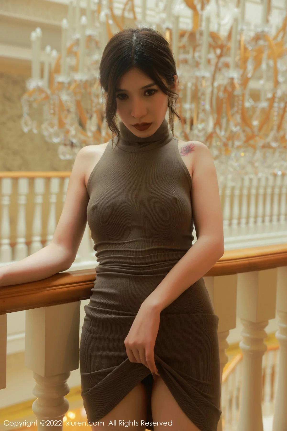 [[XiuRen秀人网]秀人网]No.5786_模特hebe韩心雨澳门旅拍性感收身连衣短裙秀凹凸身材诱惑写真52P