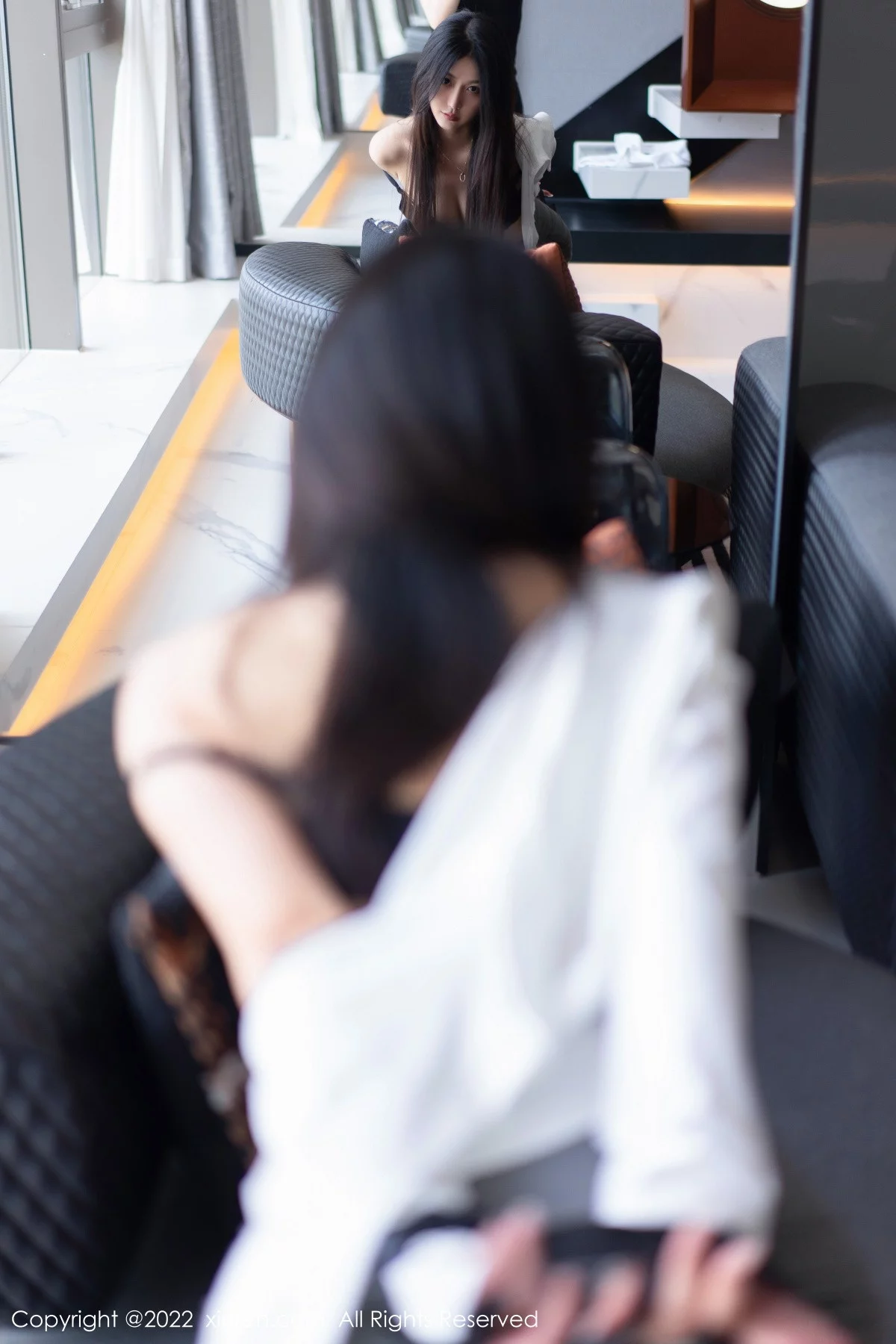 [[XiuRen秀人网]秀人网]No.5795_模特laura阿姣性感白T配灰短裙露黑色内衣超薄黑丝极致魅惑写真67P