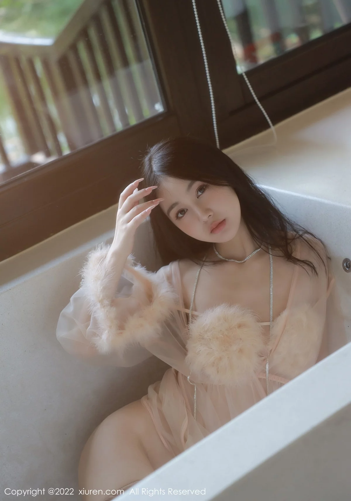 [[XiuRen秀人网]秀人网]No.5796_模特谢晚晚浅色薄纱轻透情趣服配超薄肉丝秀惹火身材诱惑写真58P