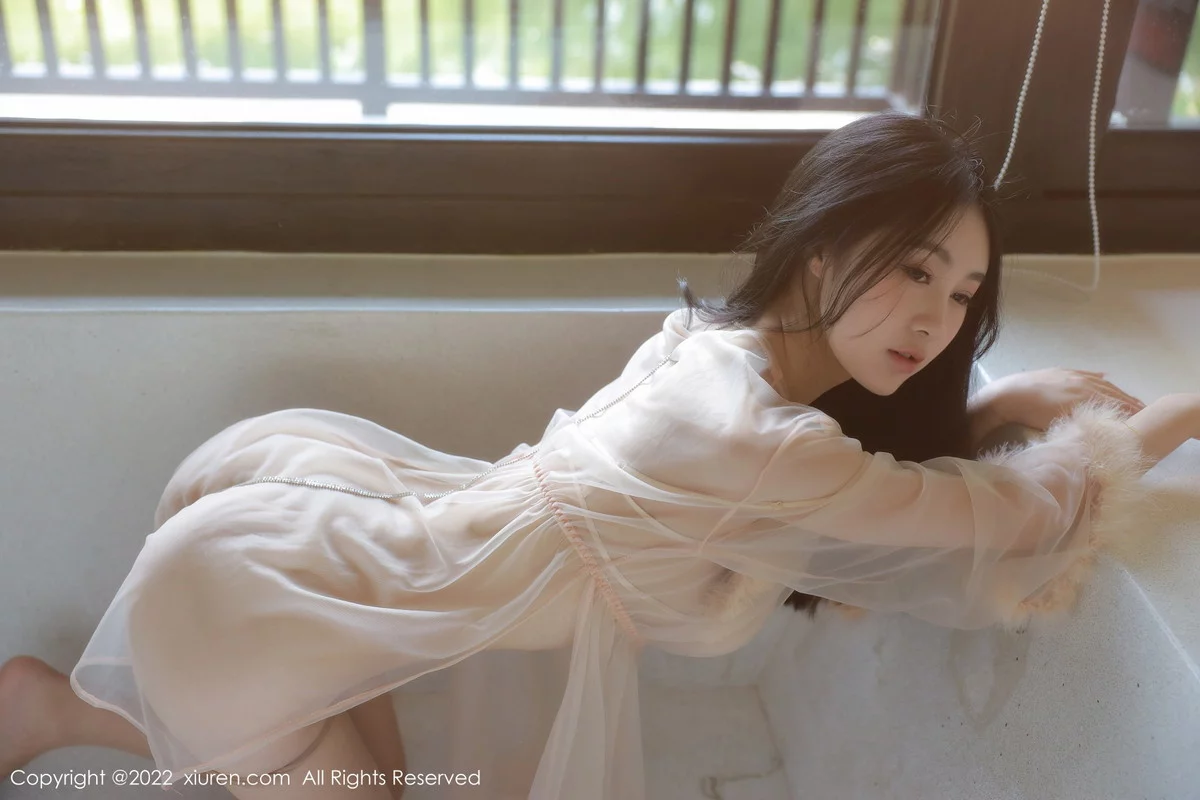 [[XiuRen秀人网]秀人网]No.5796_模特谢晚晚浅色薄纱轻透情趣服配超薄肉丝秀惹火身材诱惑写真58P