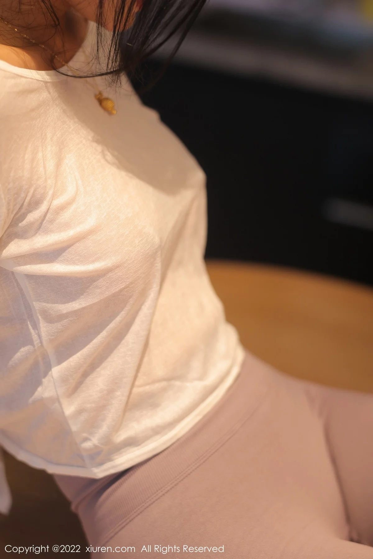 [[XiuRen秀人网]秀人网]No.5799_新人模特苏苏阿白上衣配灰色瑜伽裤秀曼妙绝美姿态撩人诱惑写真93P