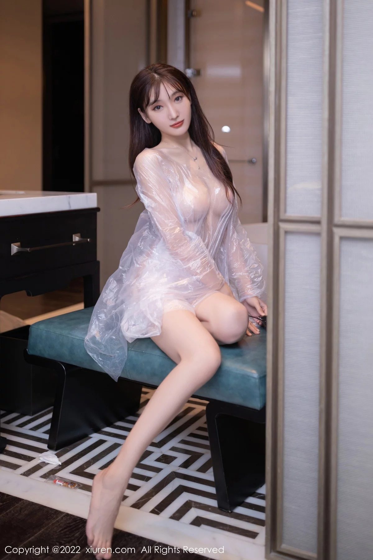 [[XiuRen秀人网]秀人网]No.5805_模特陆萱萱北京旅拍染发主题白色薄透胶衣秀火辣身材诱惑写真72P