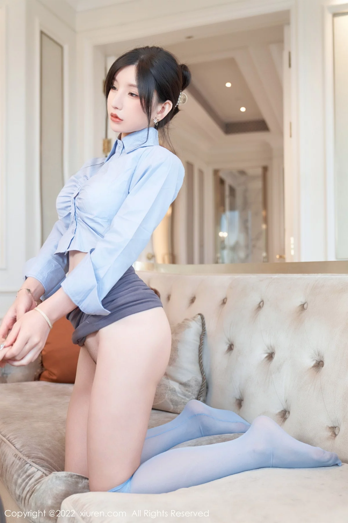 [[XiuRen秀人网]秀人网]No.5812_女神周于希Sally性感衬衫配灰短裙露蕾丝内衣配超薄肉丝诱惑写真90P