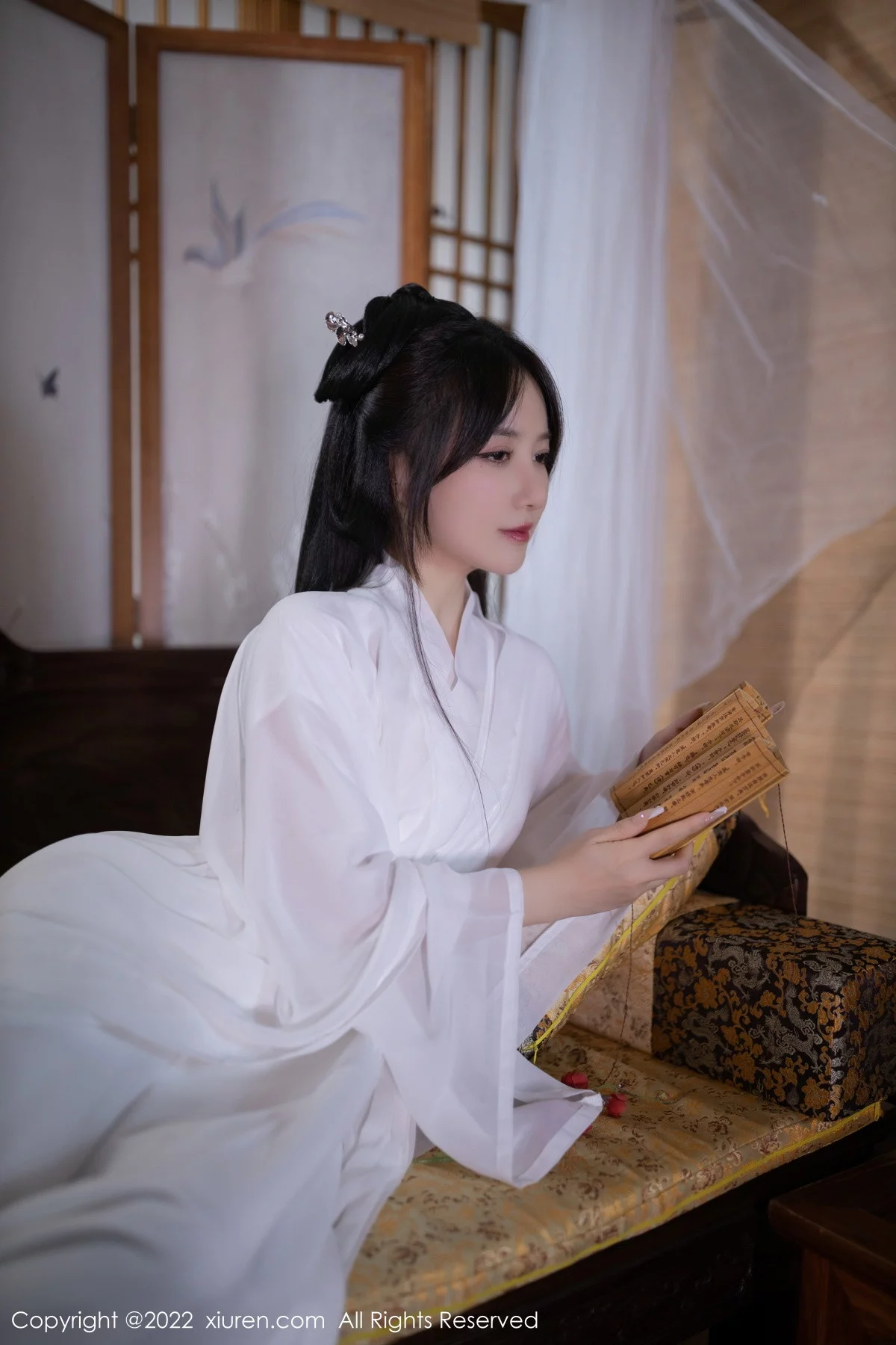 [[XiuRen秀人网]秀人网]No.5811_模特鱼子酱Fish古筝弹奏情节古装服饰秀曼妙身姿性感迷人写真82P