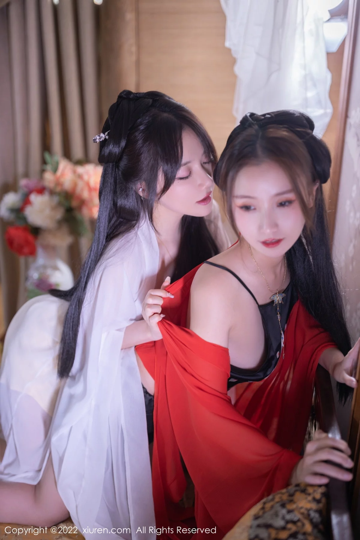 [[XiuRen秀人网]秀人网]No.5811_模特鱼子酱Fish古筝弹奏情节古装服饰秀曼妙身姿性感迷人写真82P