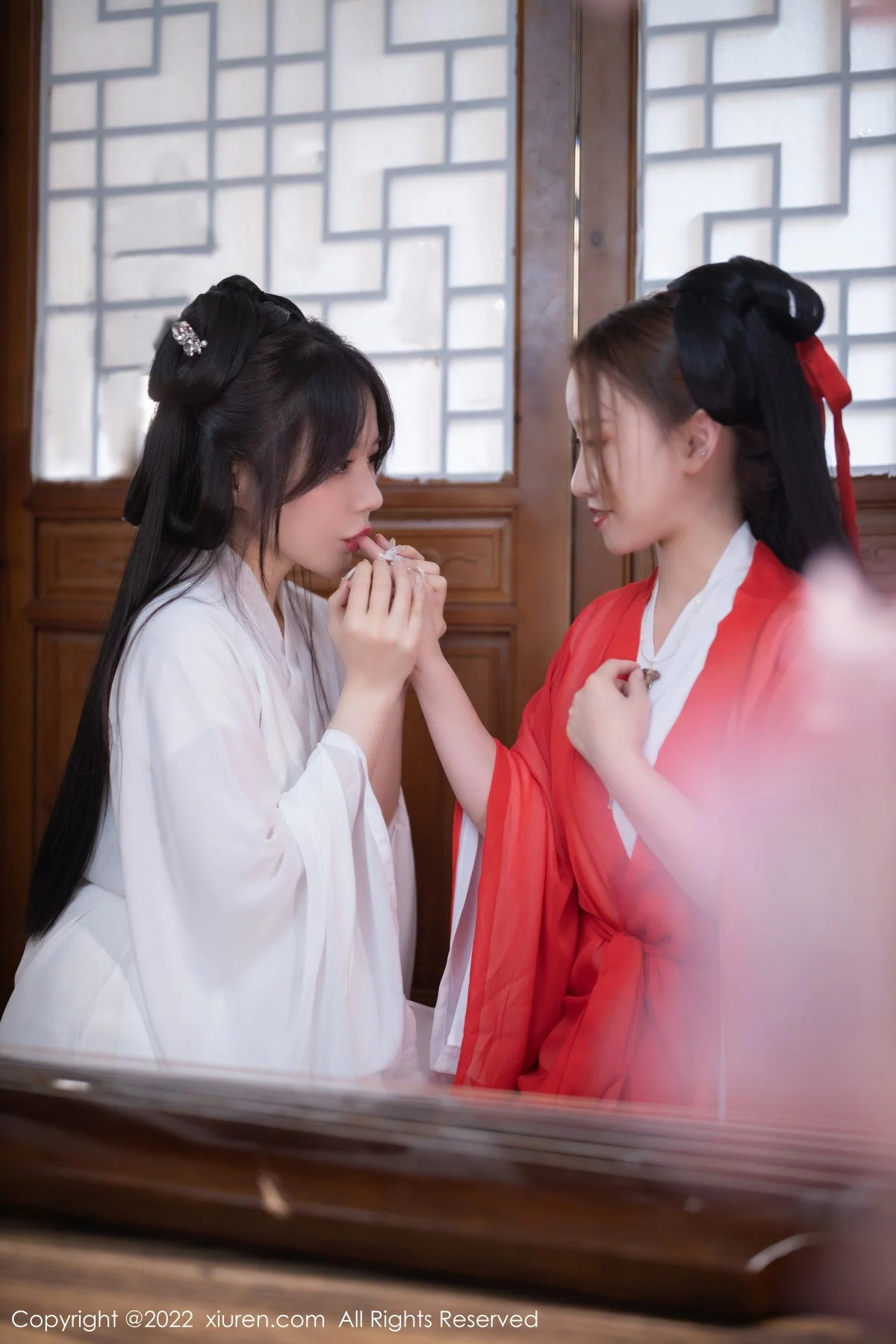 [[XiuRen秀人网]秀人网]No.5811_模特鱼子酱Fish古筝弹奏情节古装服饰秀曼妙身姿性感迷人写真82P