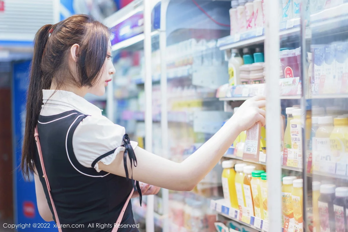 [[XiuRen秀人网]秀人网]No.5807_女神妲己_Toxic十月心愿旅拍性感学妹制服露黑色内衣诱惑写真69P